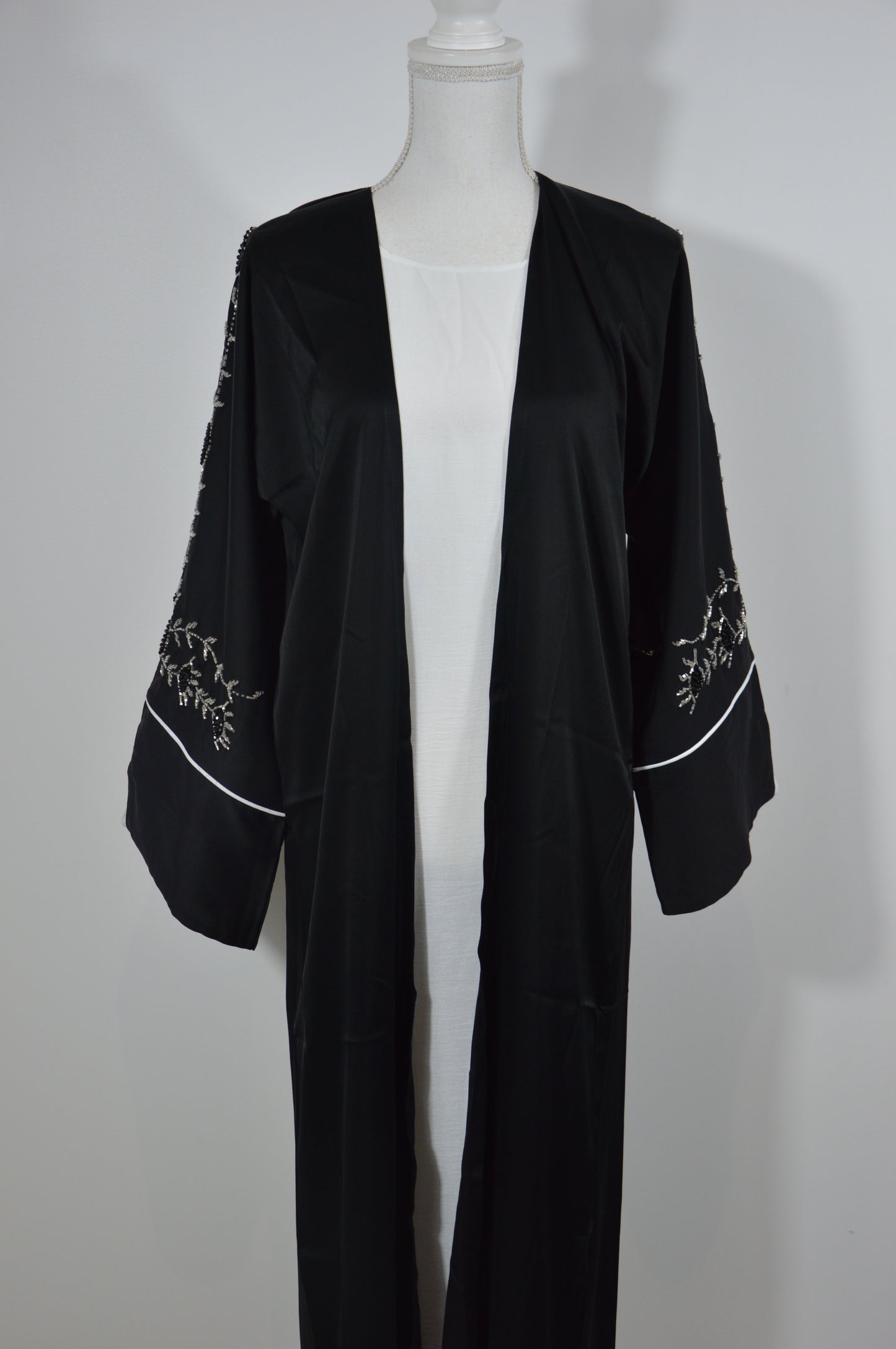 Abaya Kimono Perlé Noir 4 Pièces – Collection Dubaï