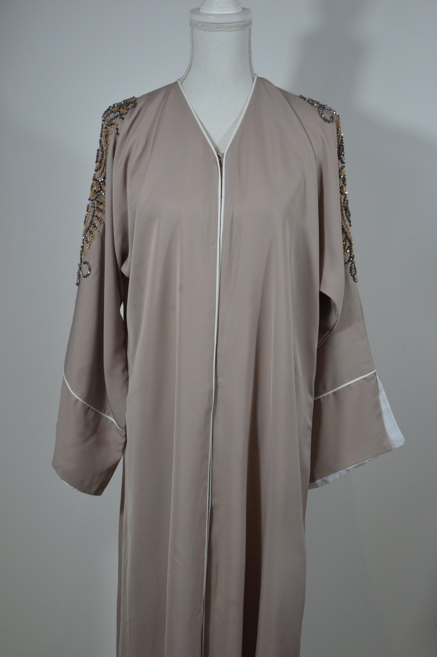Abaya beige Perlé - collection Dubai