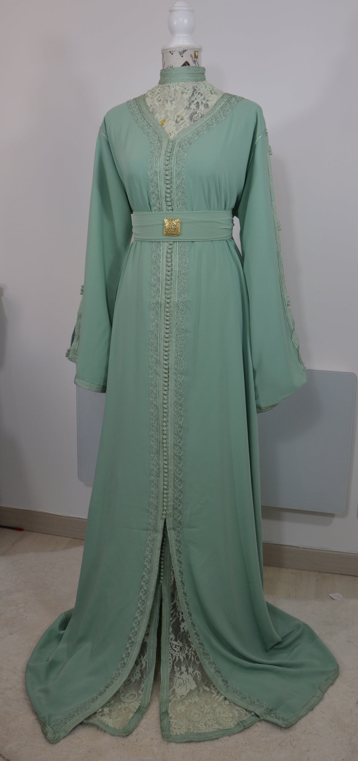 Dentella Caftan vert d’eau Col Montant