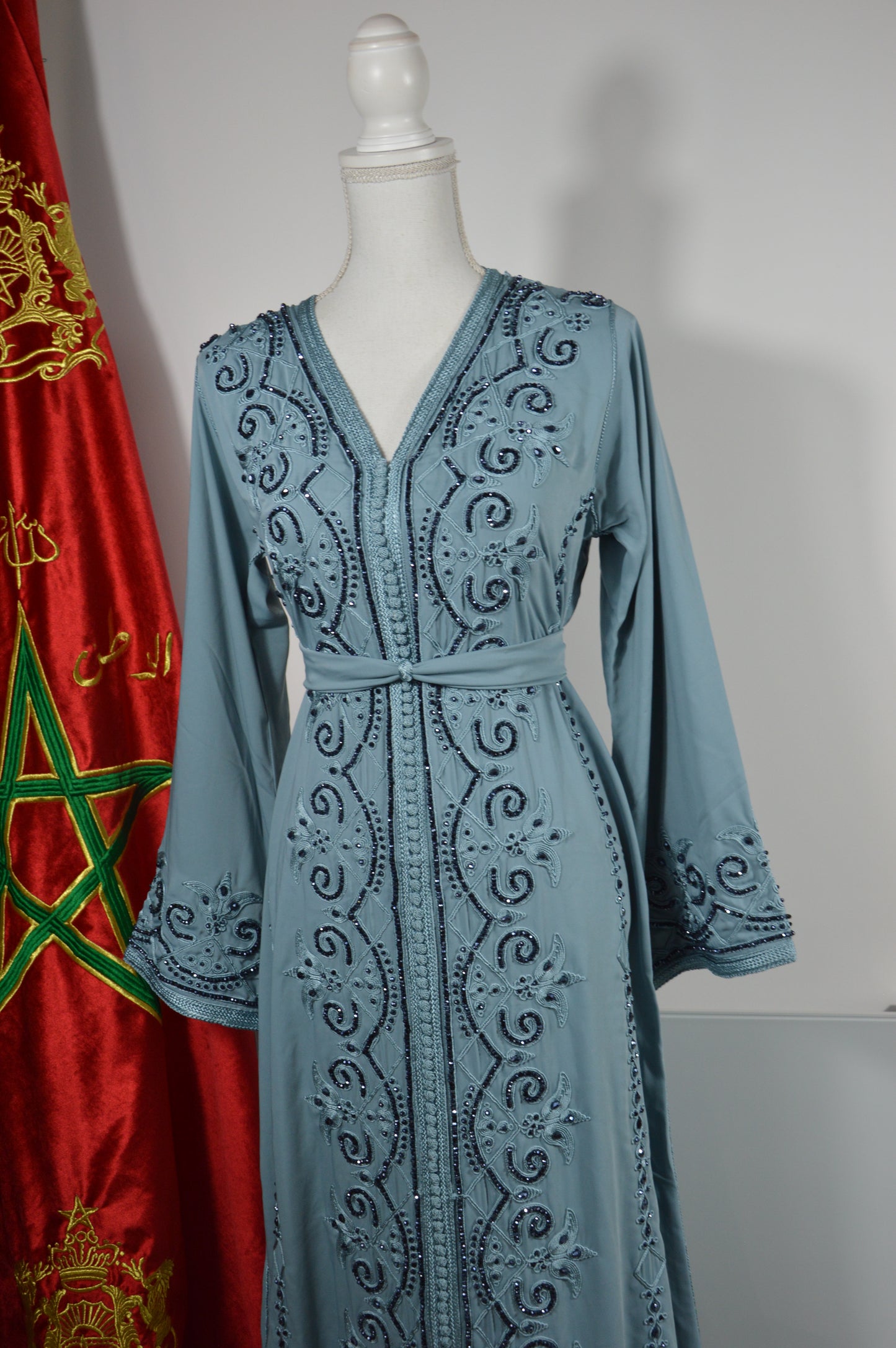 Caftan Bleu Ciel Perlé Bleu Foncé