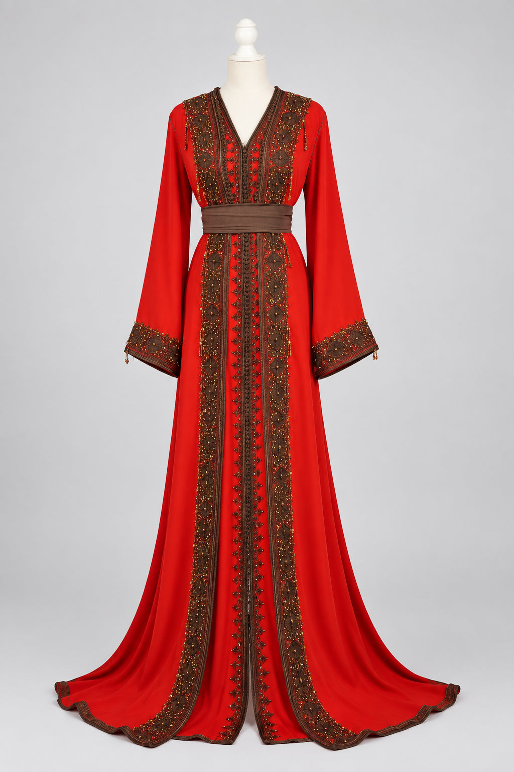 Takchita Fassi rouge aux ornements bruns et dorés