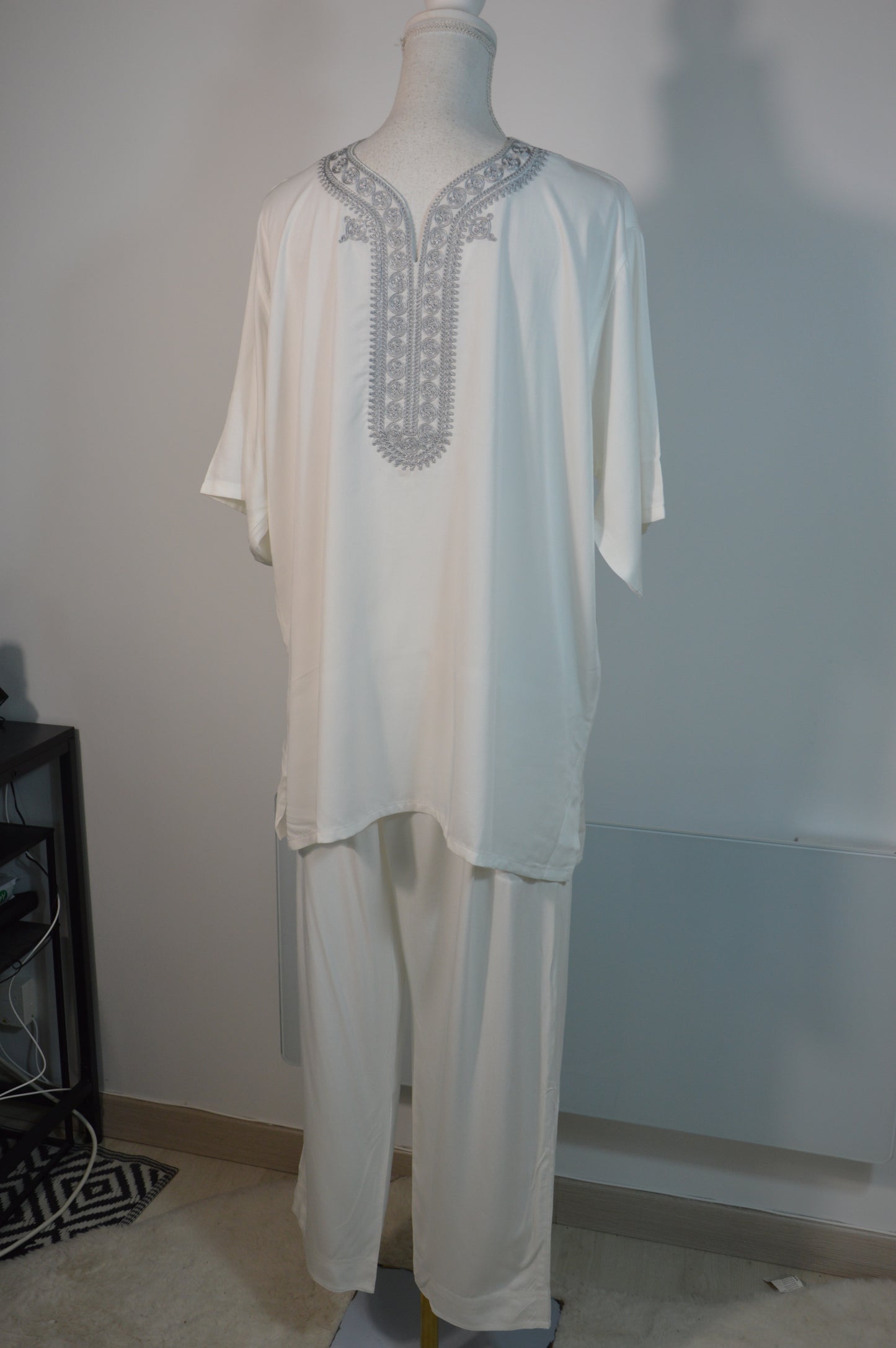 Ensemble Lin Blanc Broderie Bleue