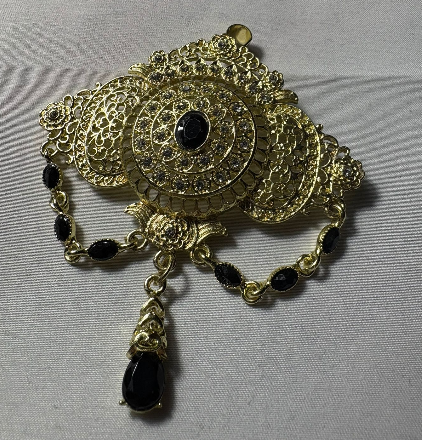 Broches