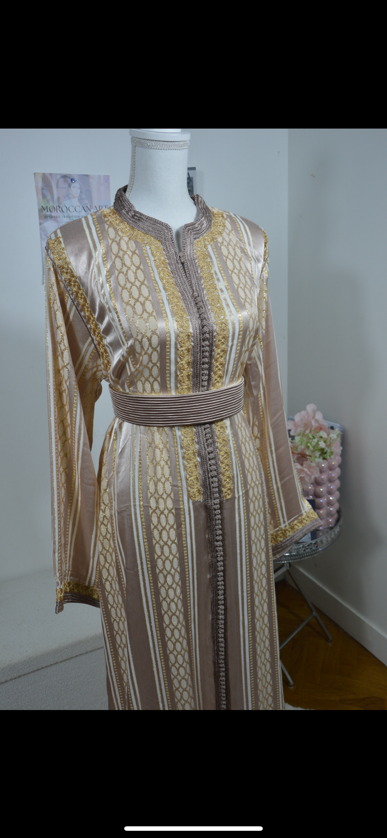 Caftan beige moka avec sfifa marron et broderies dorées