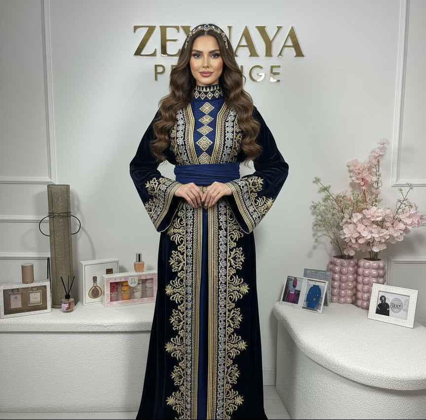 Takchita Royale en Velours Bleu Nuit – Broderies Dorées & Argentées