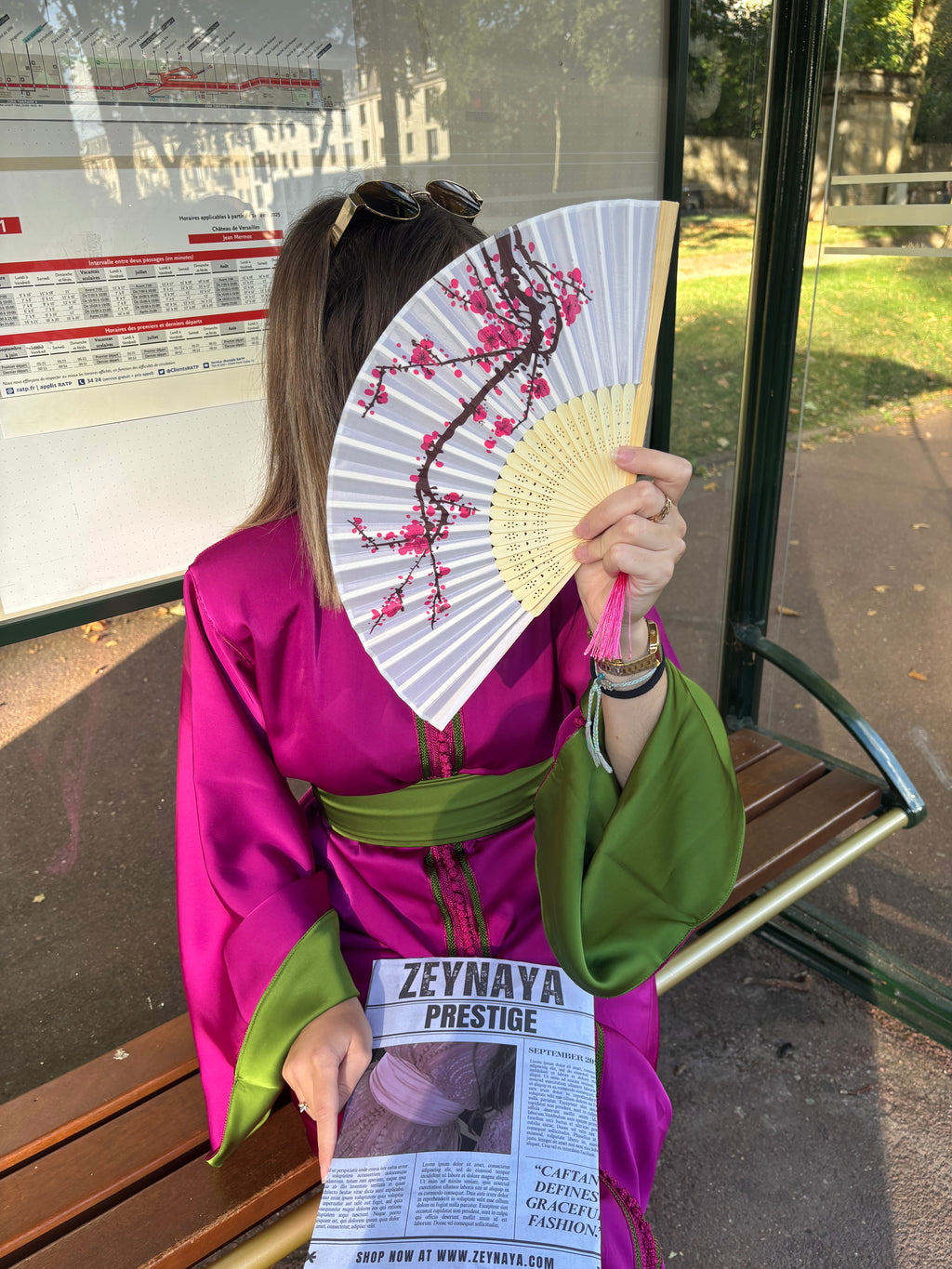 Caftan Satin Fuchsia & Ceinture Verte – ZEYNAYA Prestige