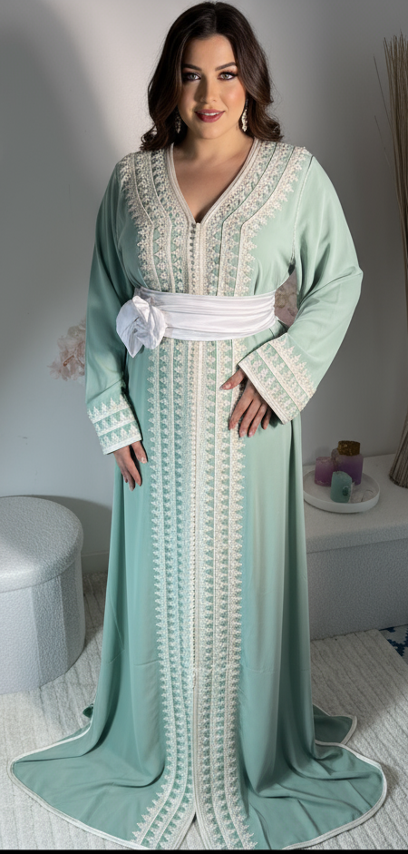Caftan Vert Eau Zeynaya orné de Blanc