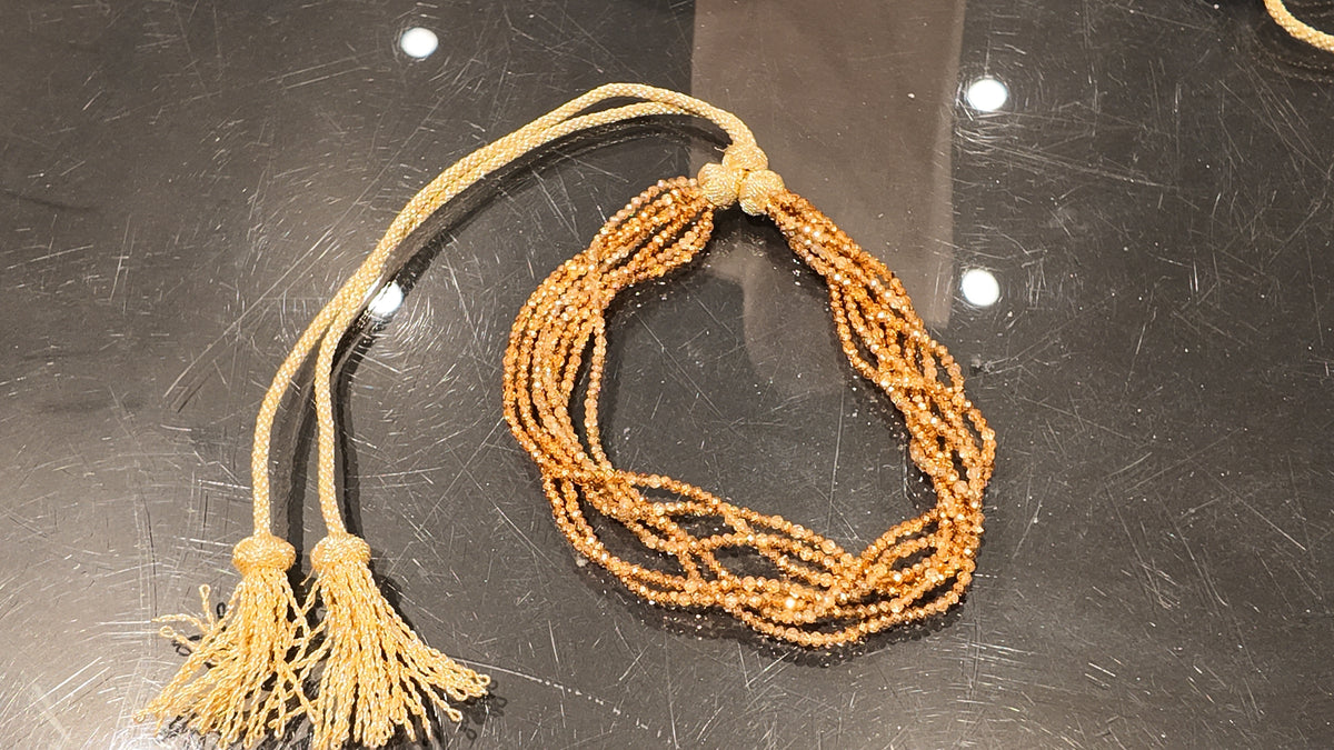 Collier torsadé doré à cordon et pompons – ZEYNAYA PRESTIGE – vue 2