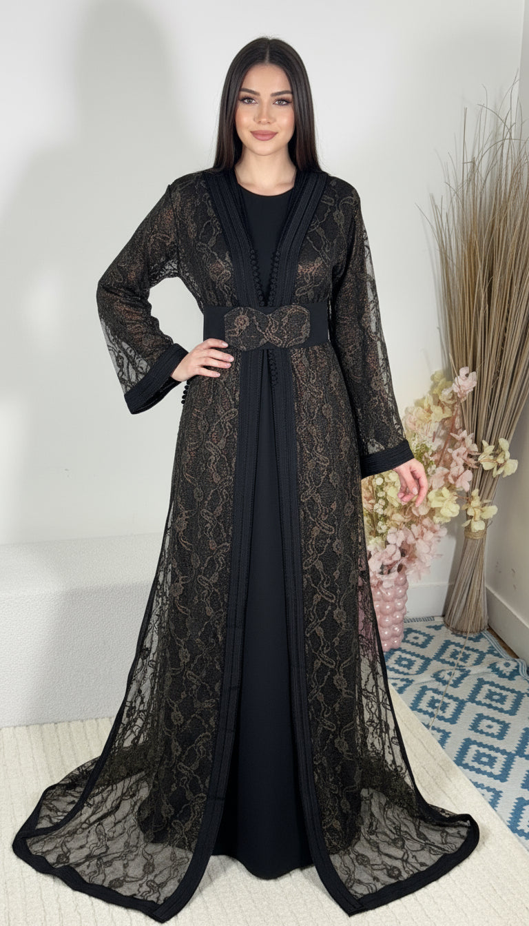 Takchita en Dentelle Noire & Dorée – Luxe Oriental | Zeynaya Prestige
