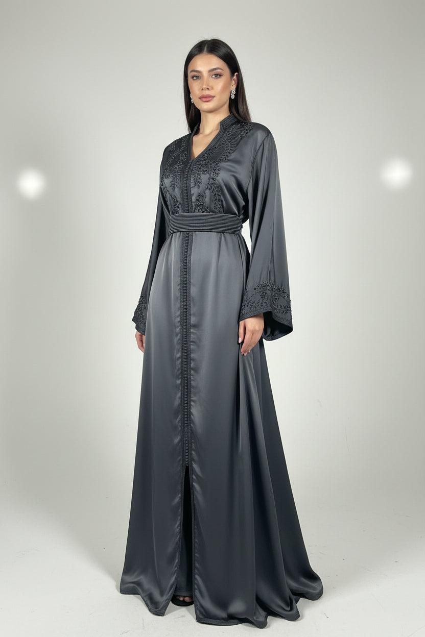 Caftan noir brillant luxe - vue d'ensemble - robe marocaine élégante