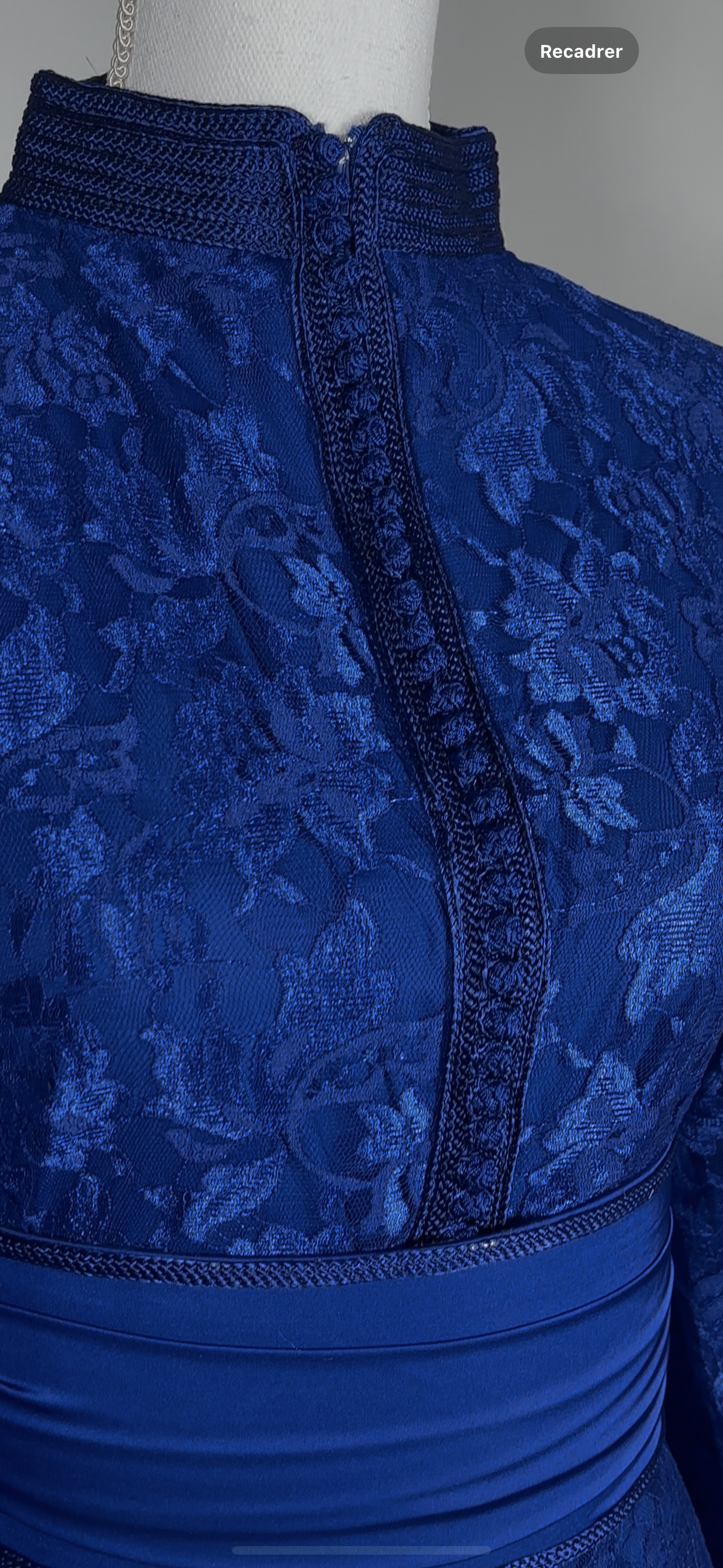 Caftan dentelle bleu royal « Azrak Lumière » — Coupe Sirène