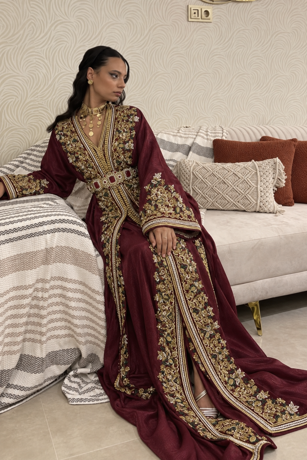Takchita Anissa – Bordeaux Brodée & Perlée