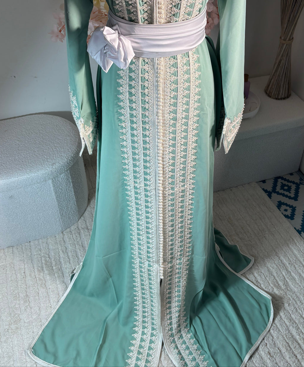 Caftan Vert Eau Zeynaya orné de Blanc