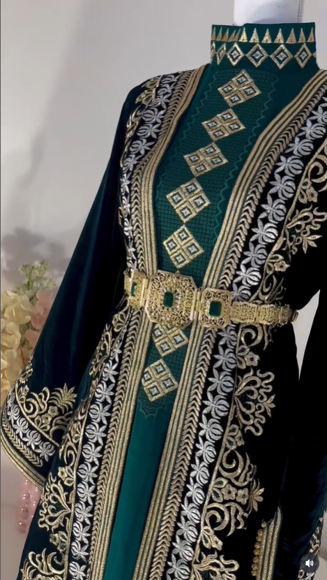 Takchita velours vert royal plastron vert – Broderies or & ivoire