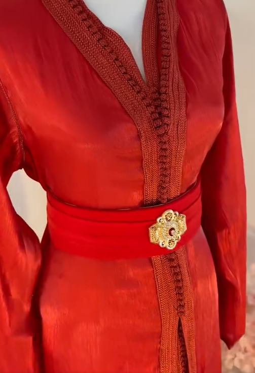 Takchita en organza rouge avec ceinture - Zeynaya Prestige