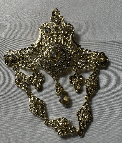 Broche élégante décorative 8 – Zeynaya Prestige