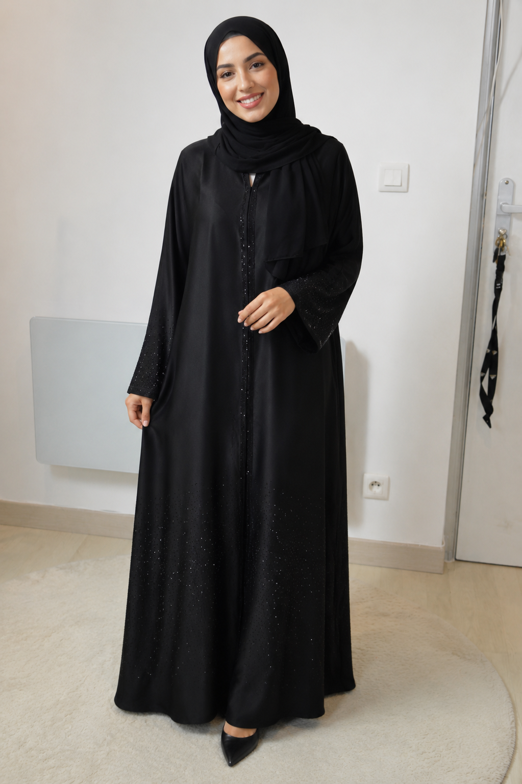 Abaya Noir Brillant - Élégance Intemporelle