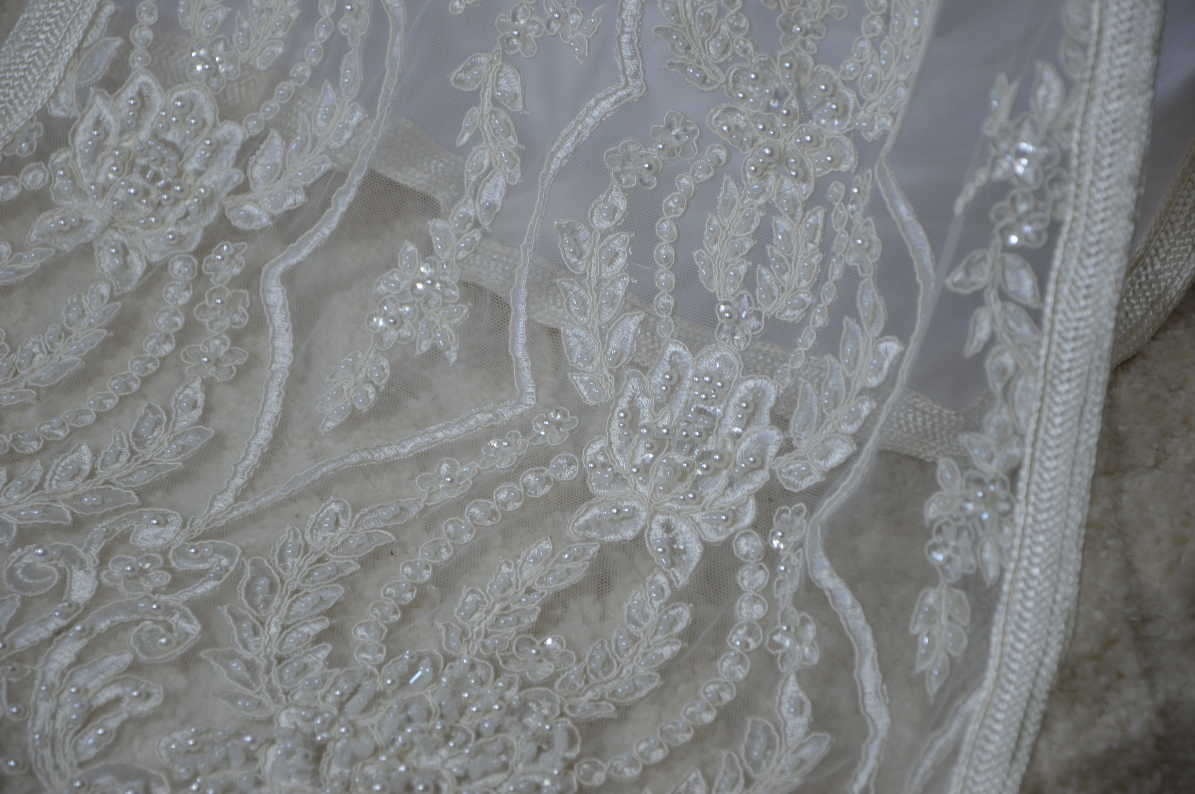 Takchita de la mariée Haute Couture - finement brodée et perlée