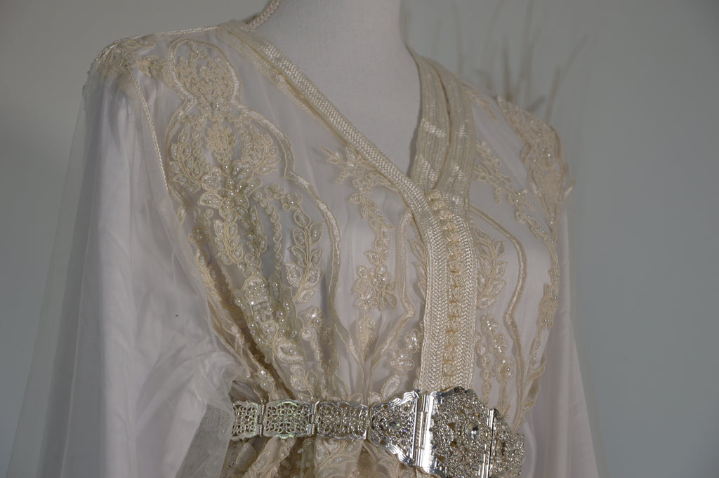 Takchita de la mariée Haute Couture - finement brodée et perlée