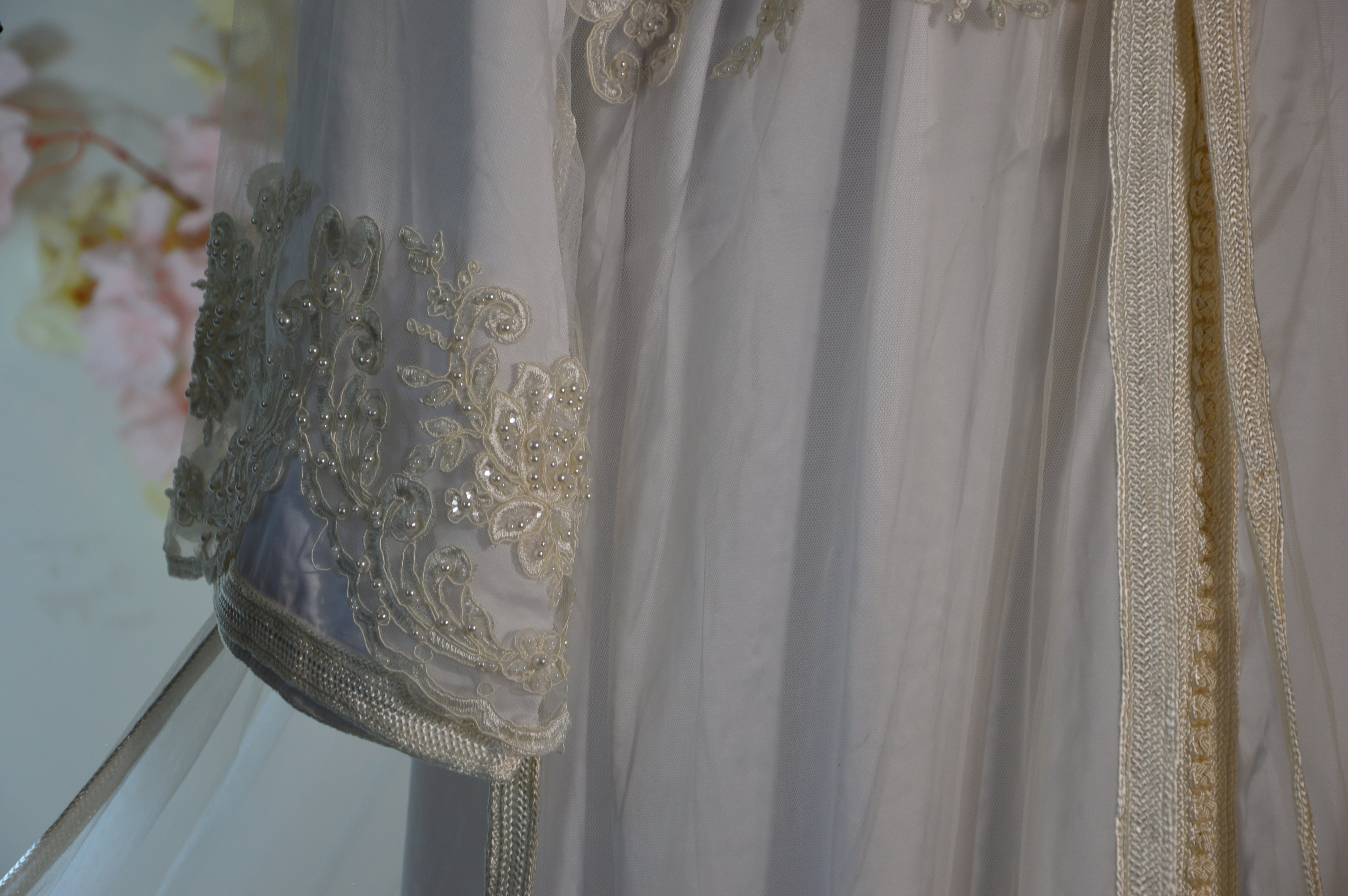 Takchita de la mariée Haute Couture - finement brodée et perlée