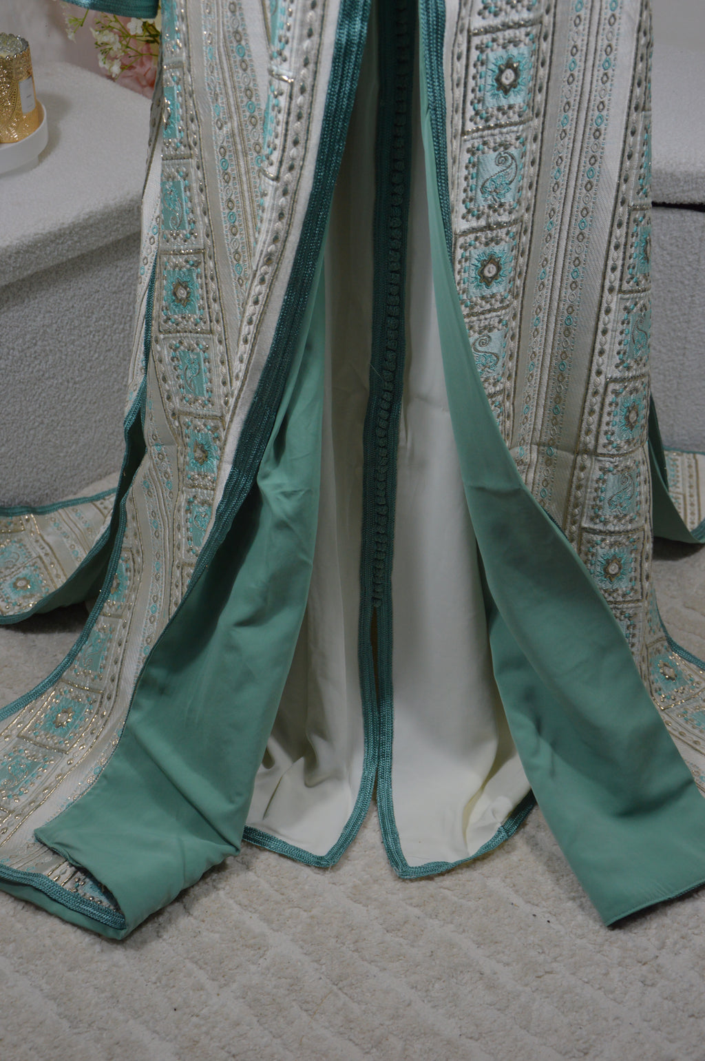 Takchita Brocard Vert Amande & Doré – ZEYNAYA Prestige