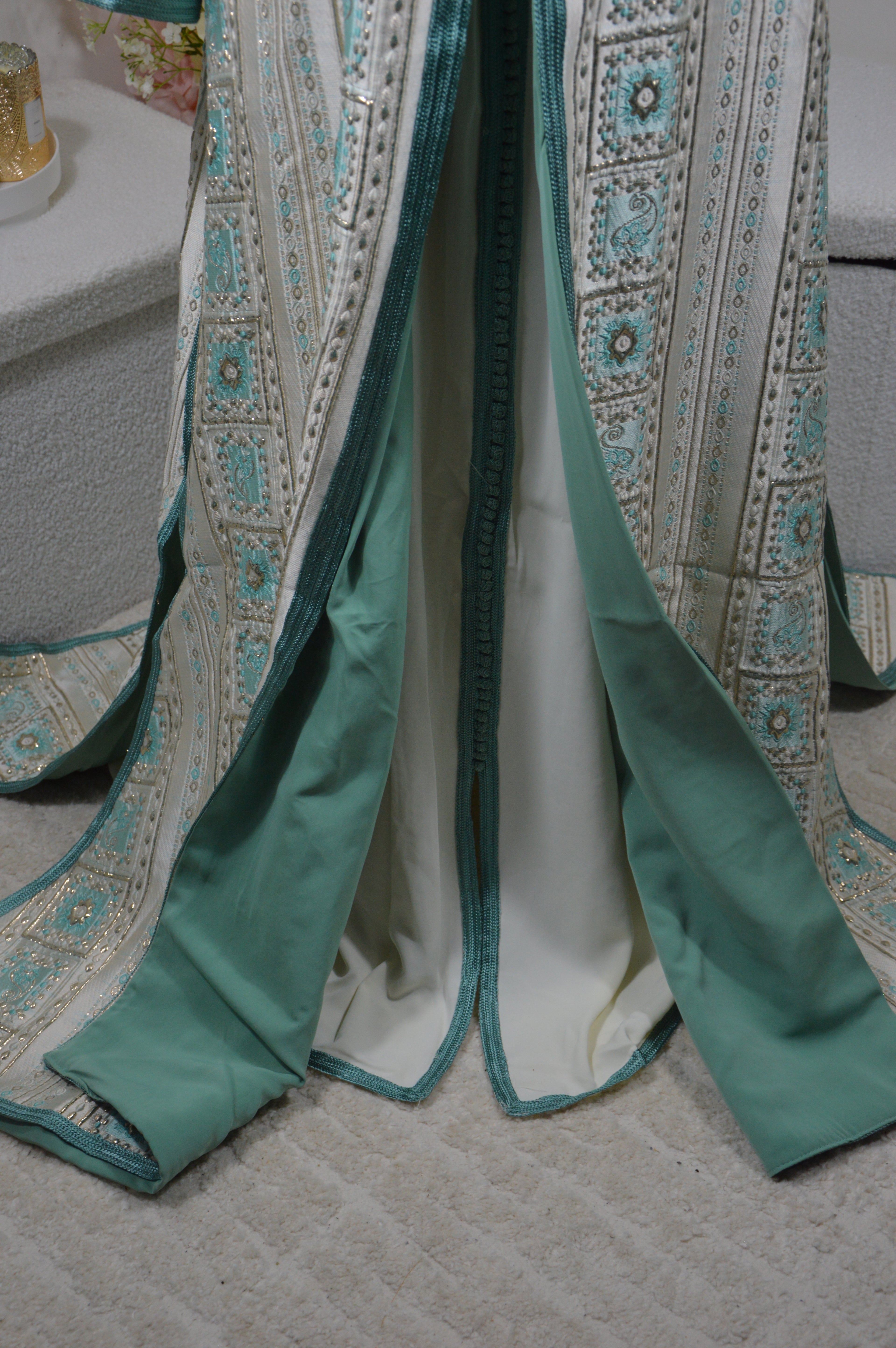 Takchita Brocard Vert Amande & Doré – ZEYNAYA Prestige