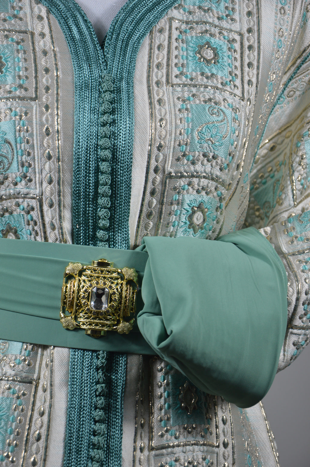 Takchita Brocard Vert Amande & Doré – ZEYNAYA Prestige