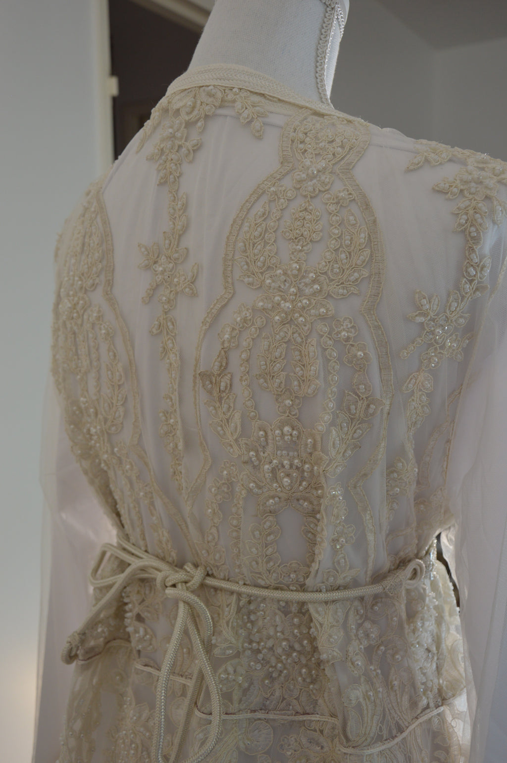 Takchita de la mariée Haute Couture - finement brodée et perlée