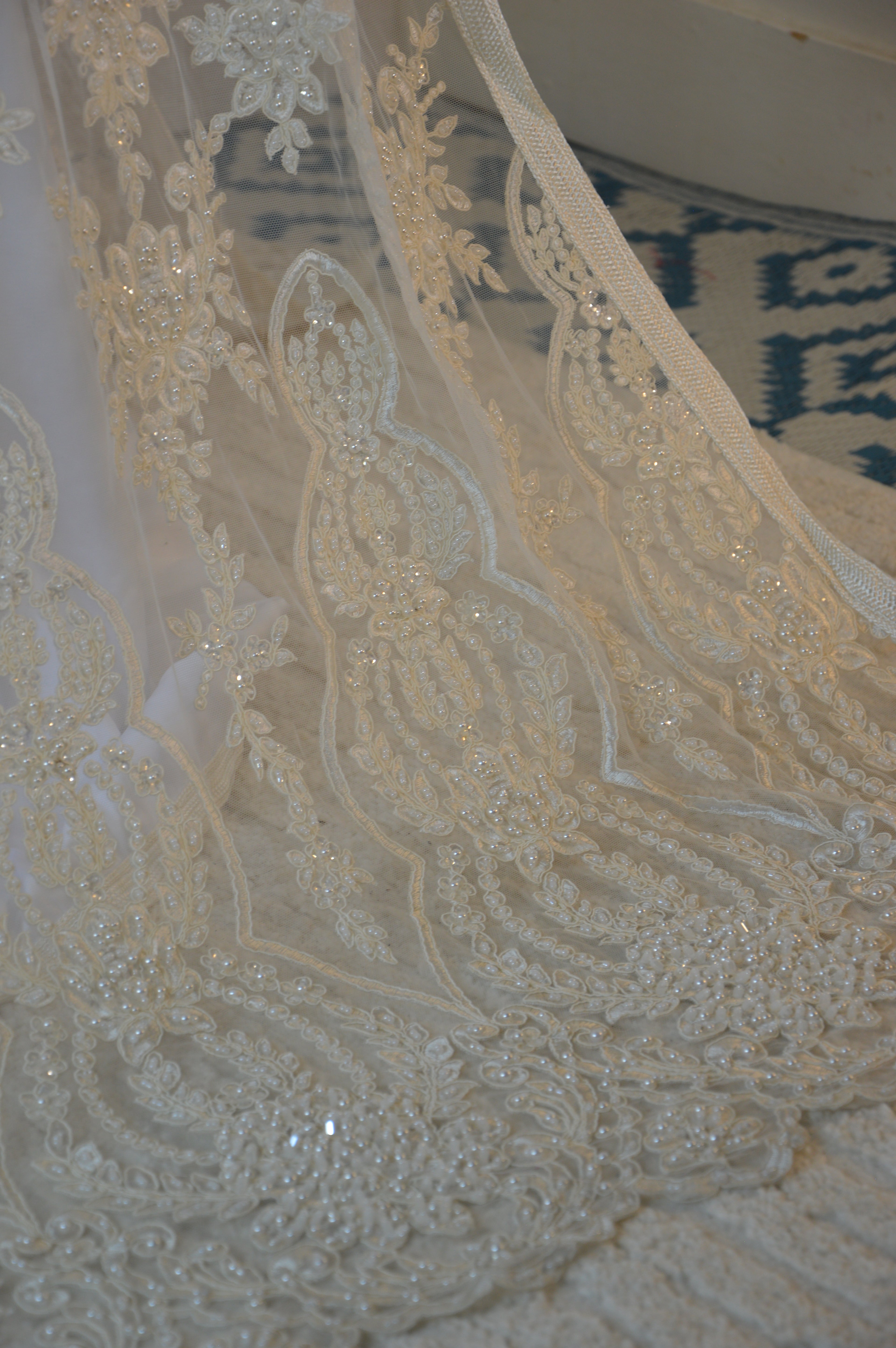 Takchita de la mariée Haute Couture - finement brodée et perlée