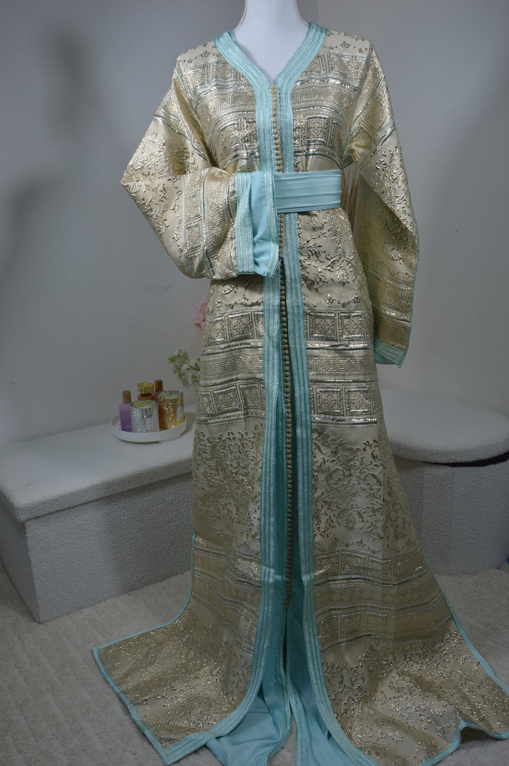 Takchita Brocard Doré & Bleu Ciel – ZEYNAYA Prestige