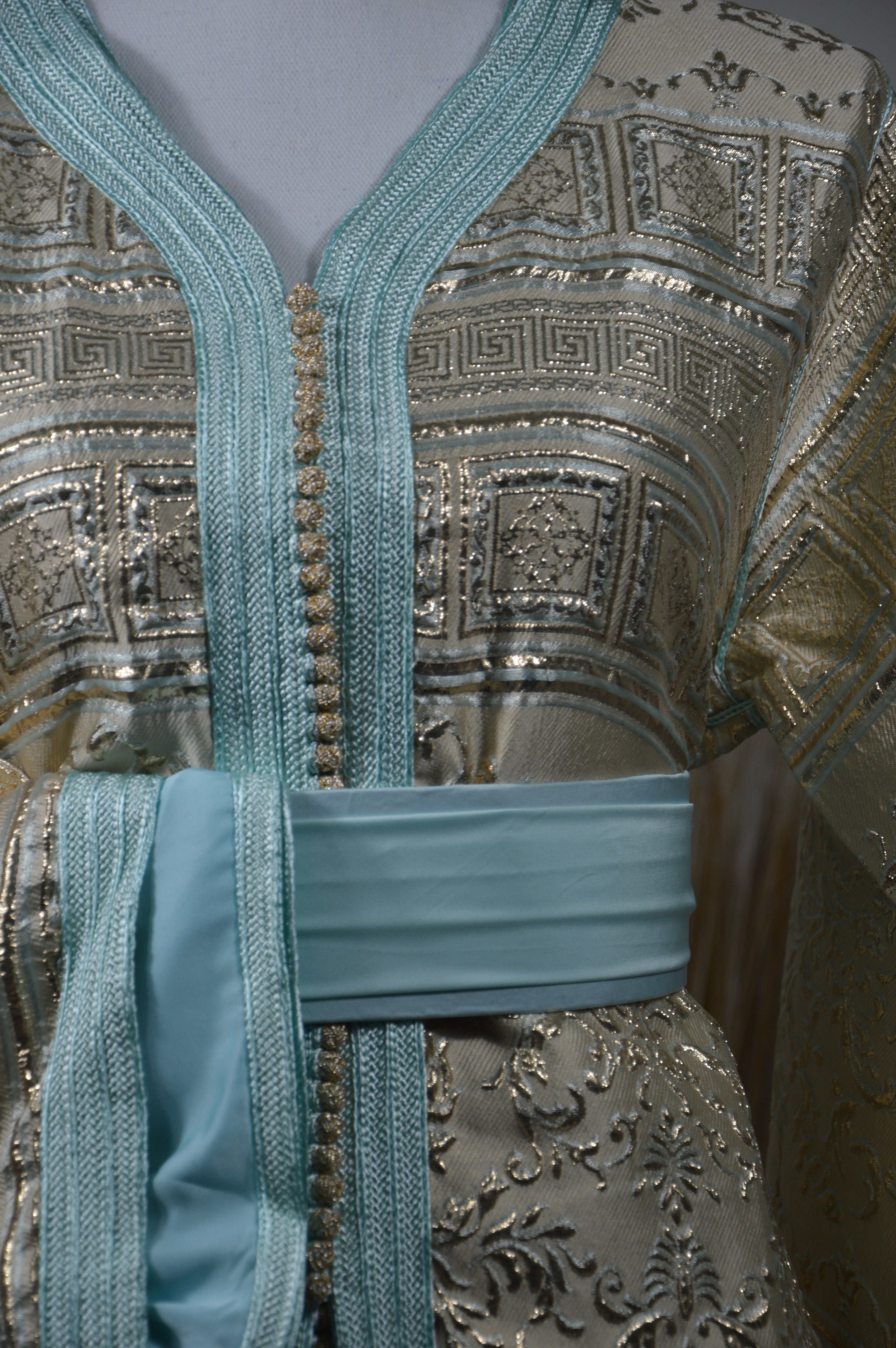 Takchita Brocard Doré & Bleu Ciel – ZEYNAYA Prestige
