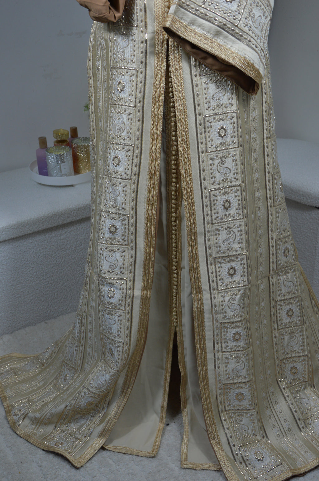 Takchita brocard Dorée beige & or