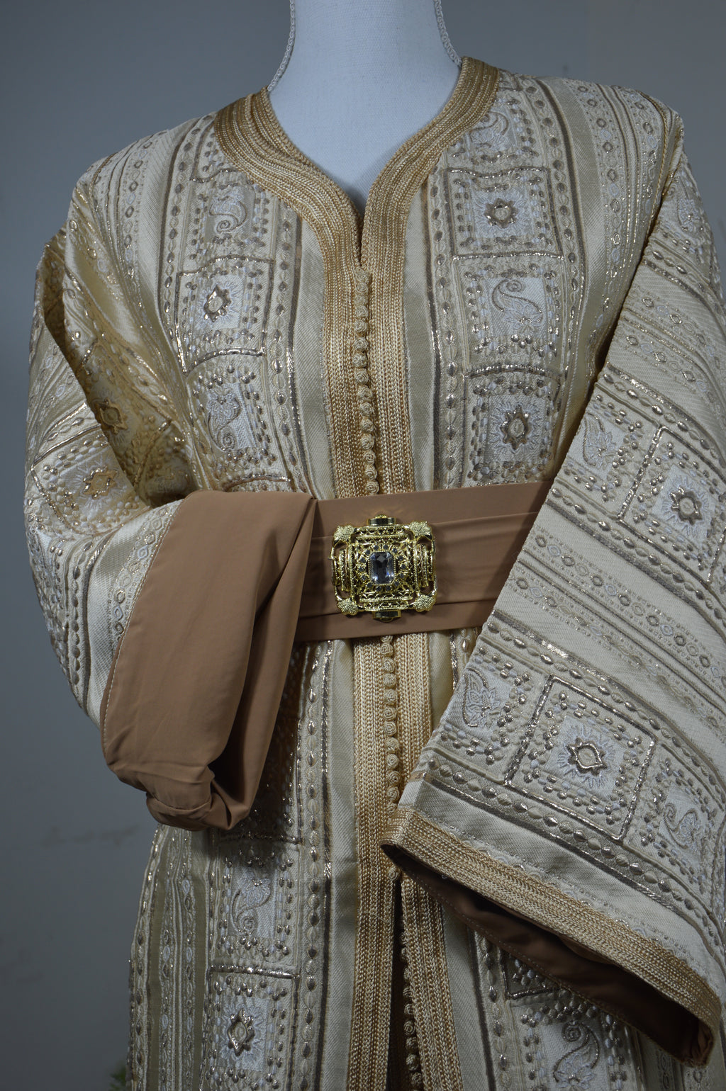 Takchita brocard Dorée beige & or