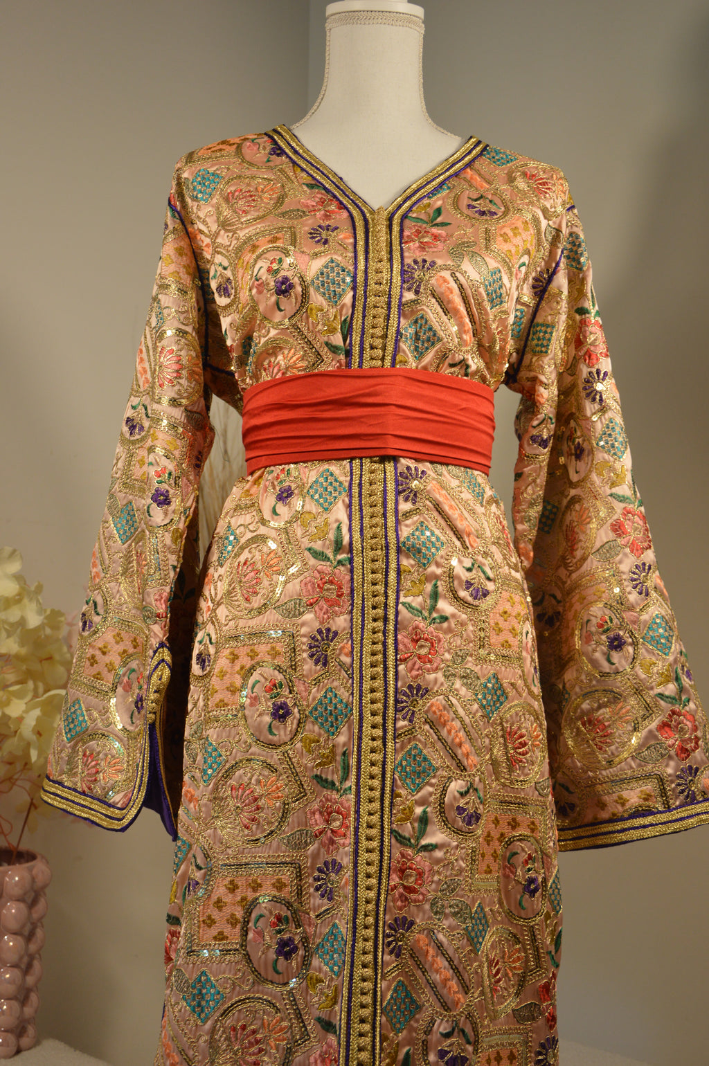 Caftan Sirène Sari rose claire – ZEYNAYA Prestige