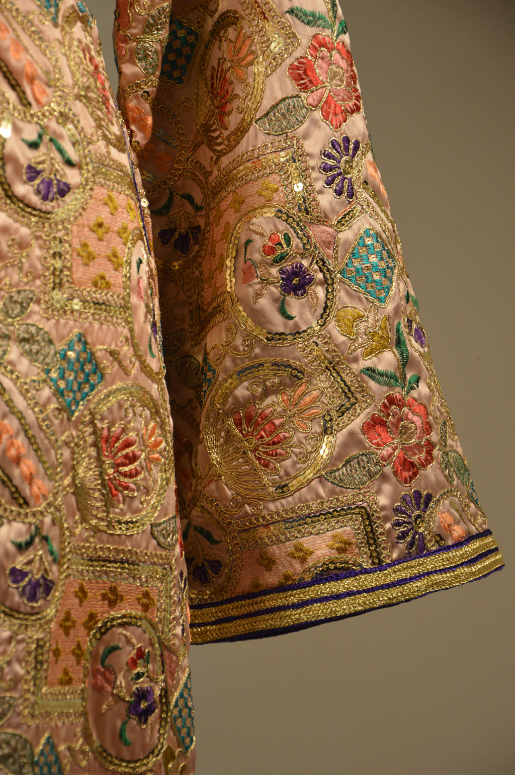 Caftan Sirène Sari rose claire – ZEYNAYA Prestige