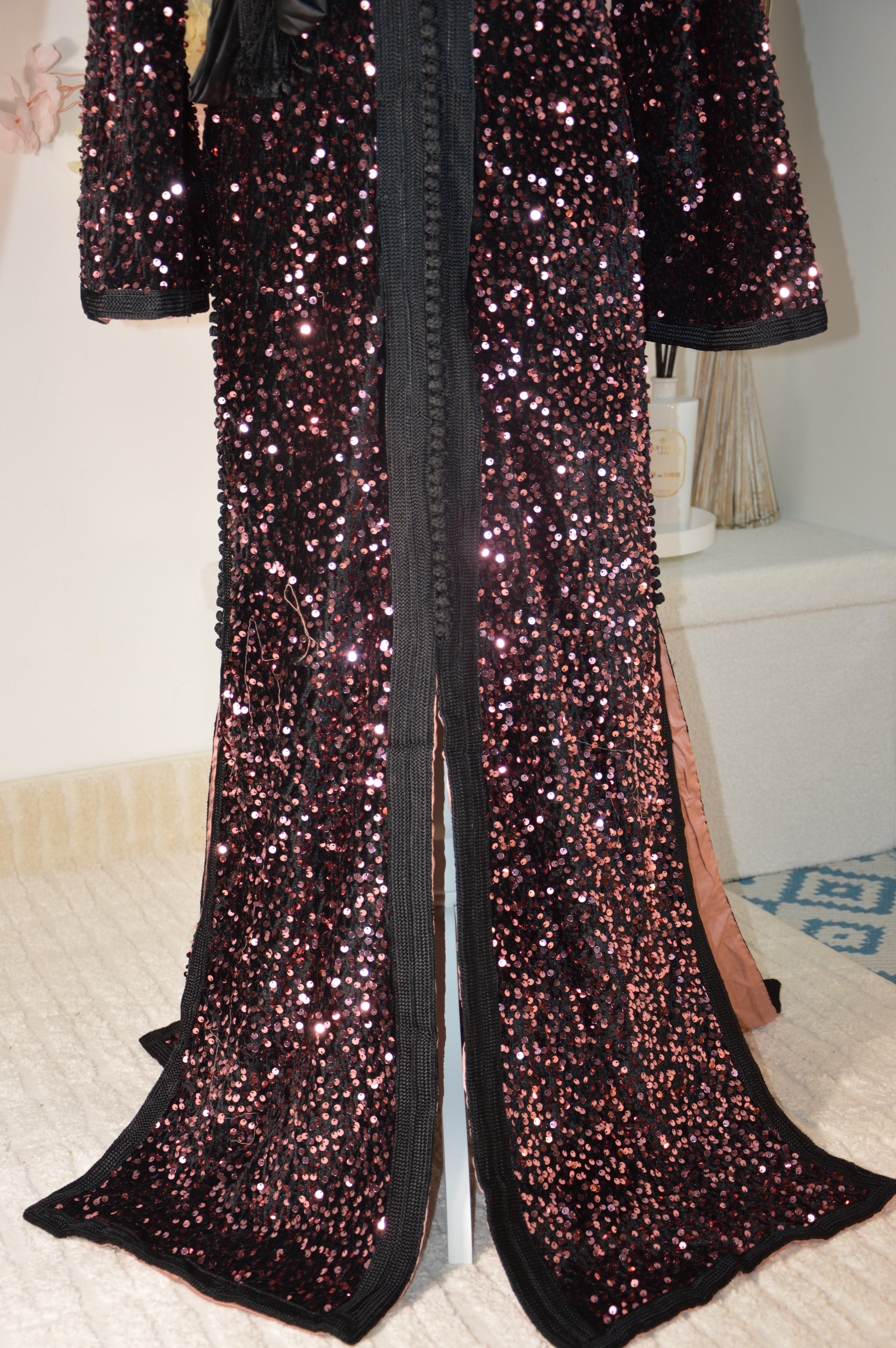 Caftan noire sequins scintillants – Ceinture drapée - Zeynaya Prestige