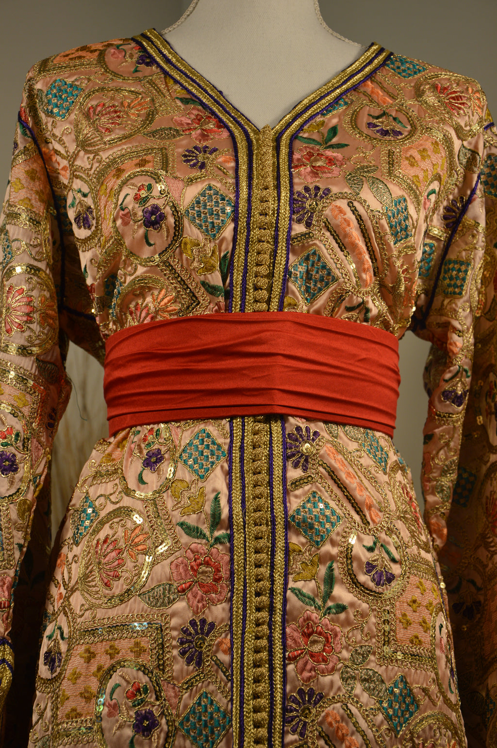 Caftan Sirène Sari rose claire – ZEYNAYA Prestige