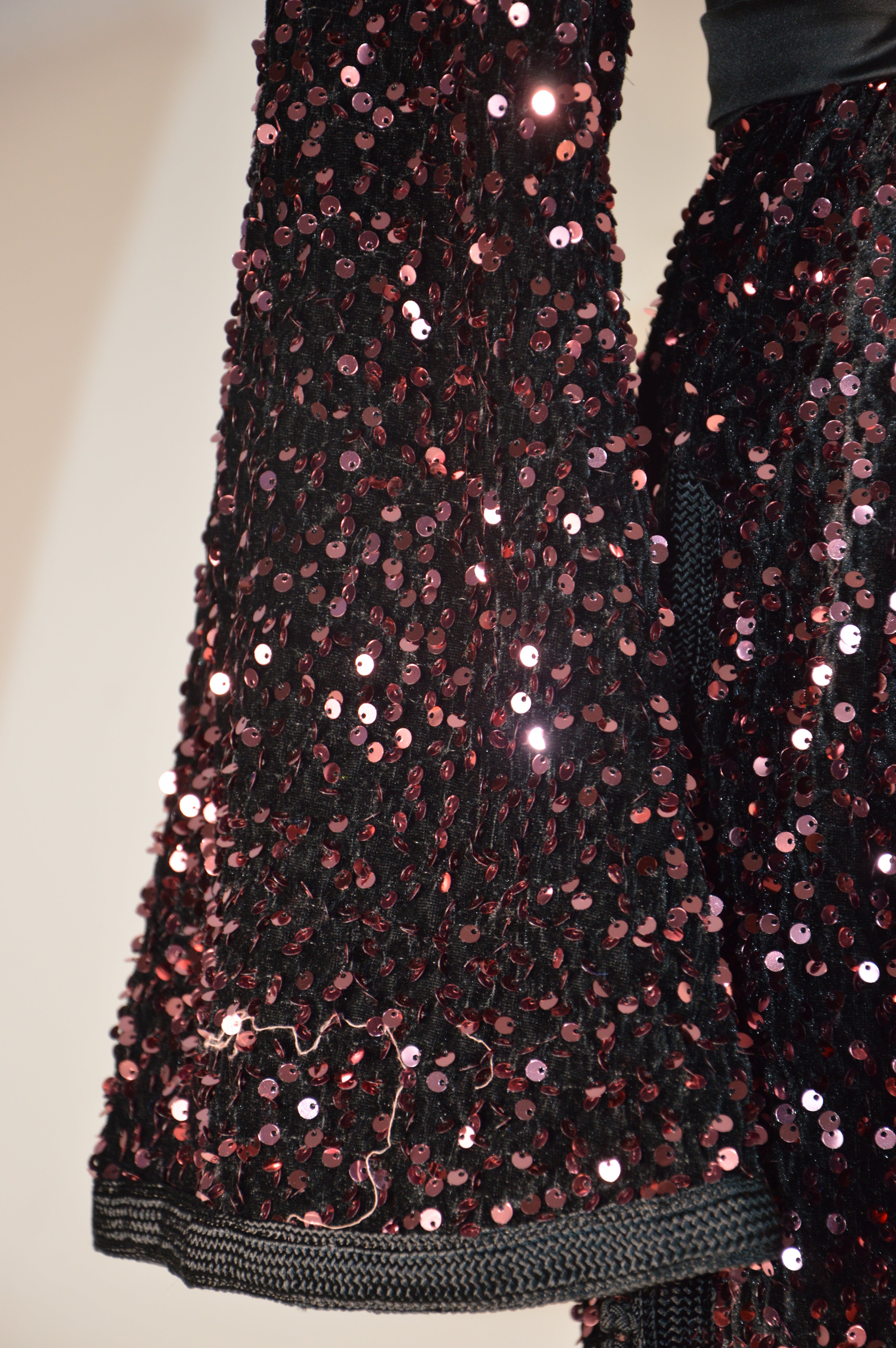 Caftan noire sequins scintillants – Ceinture drapée - Zeynaya Prestige