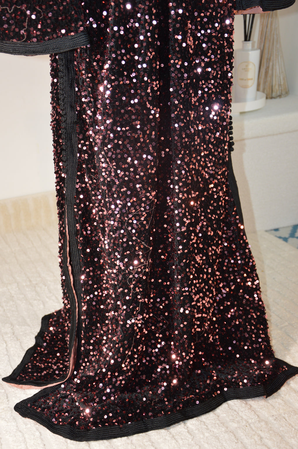 Caftan noire sequins scintillants – Ceinture drapée - Zeynaya Prestige