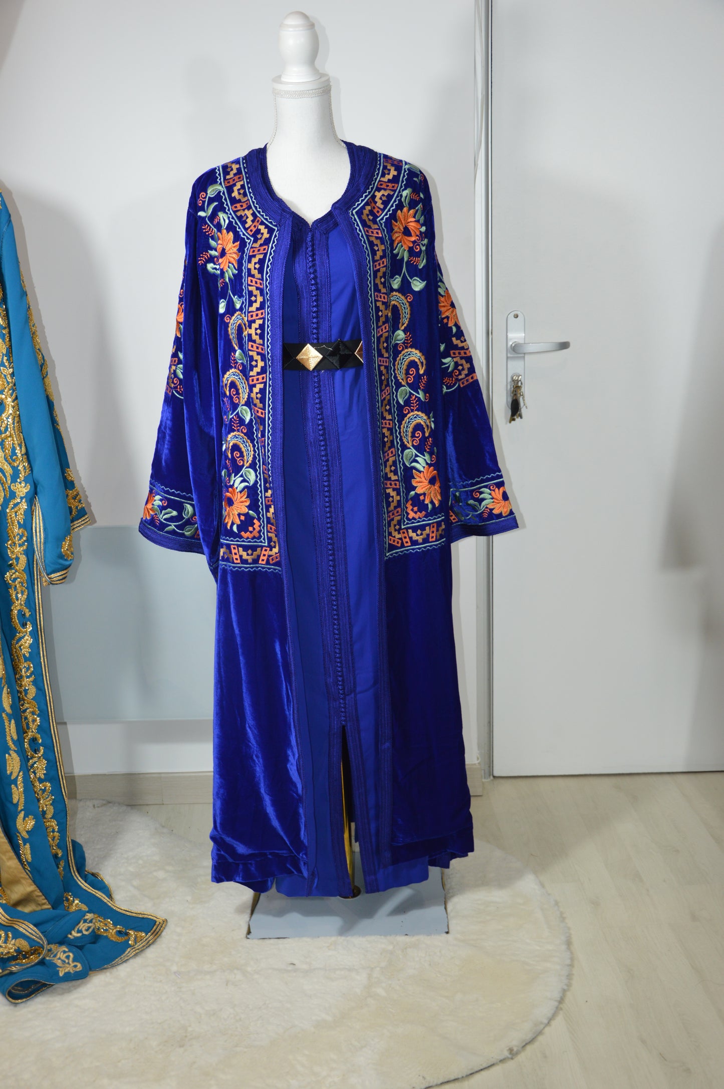 Caftan Brodé Bleu Roi Curvy