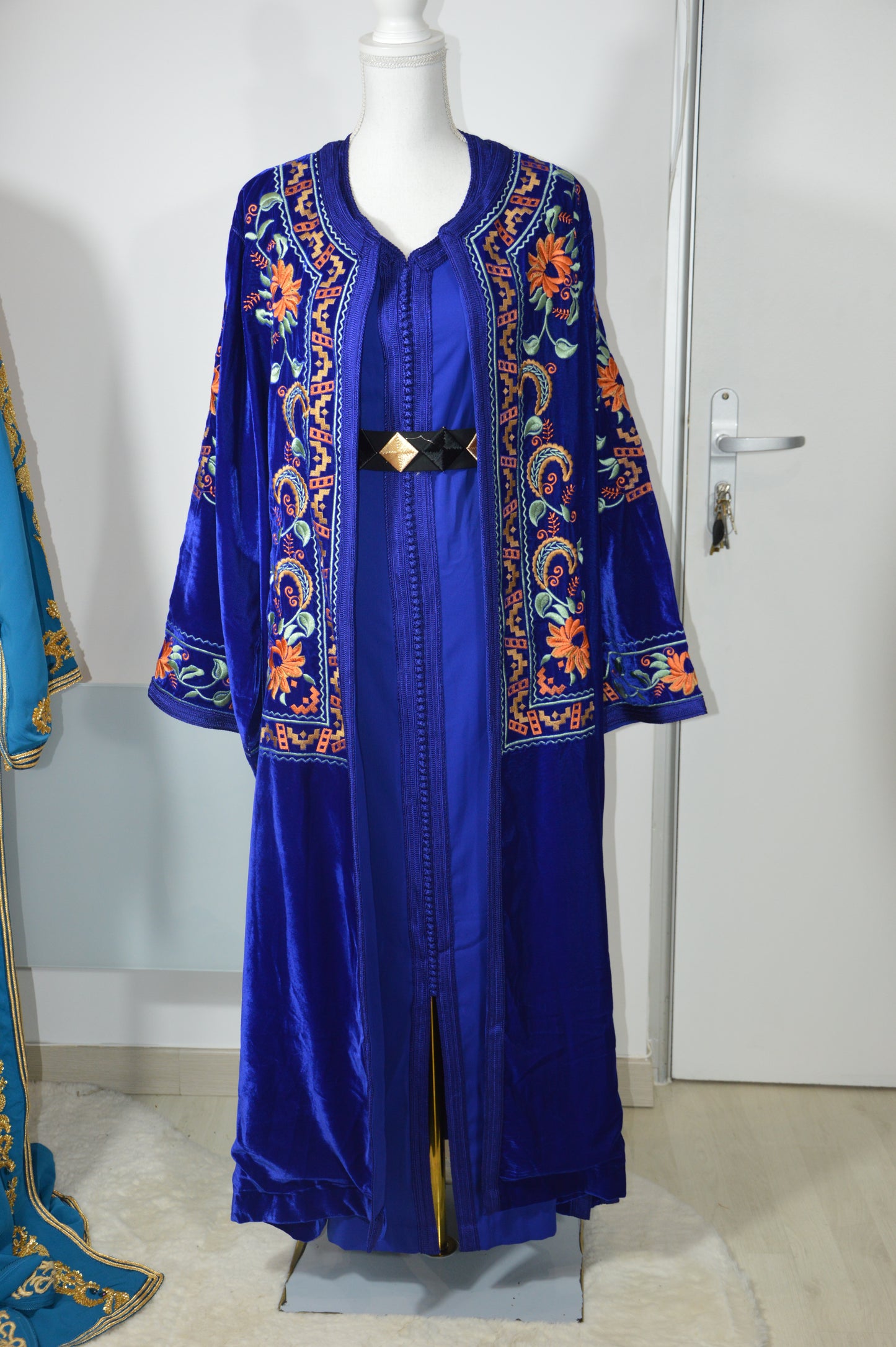 Caftan Brodé Bleu Roi Curvy