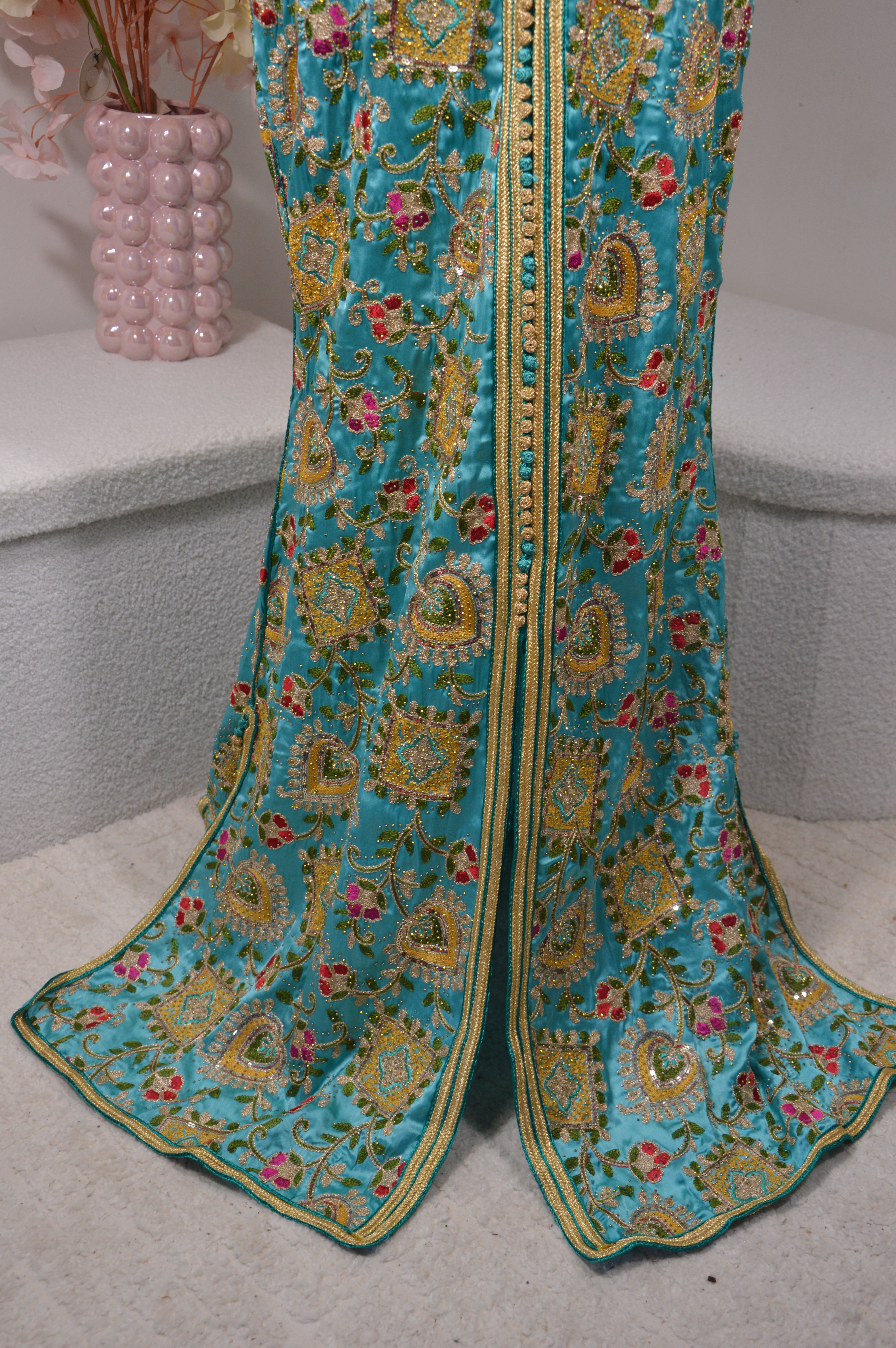 Caftan Sirène Sari Bleu Majestueux – ZEYNAYA Prestige