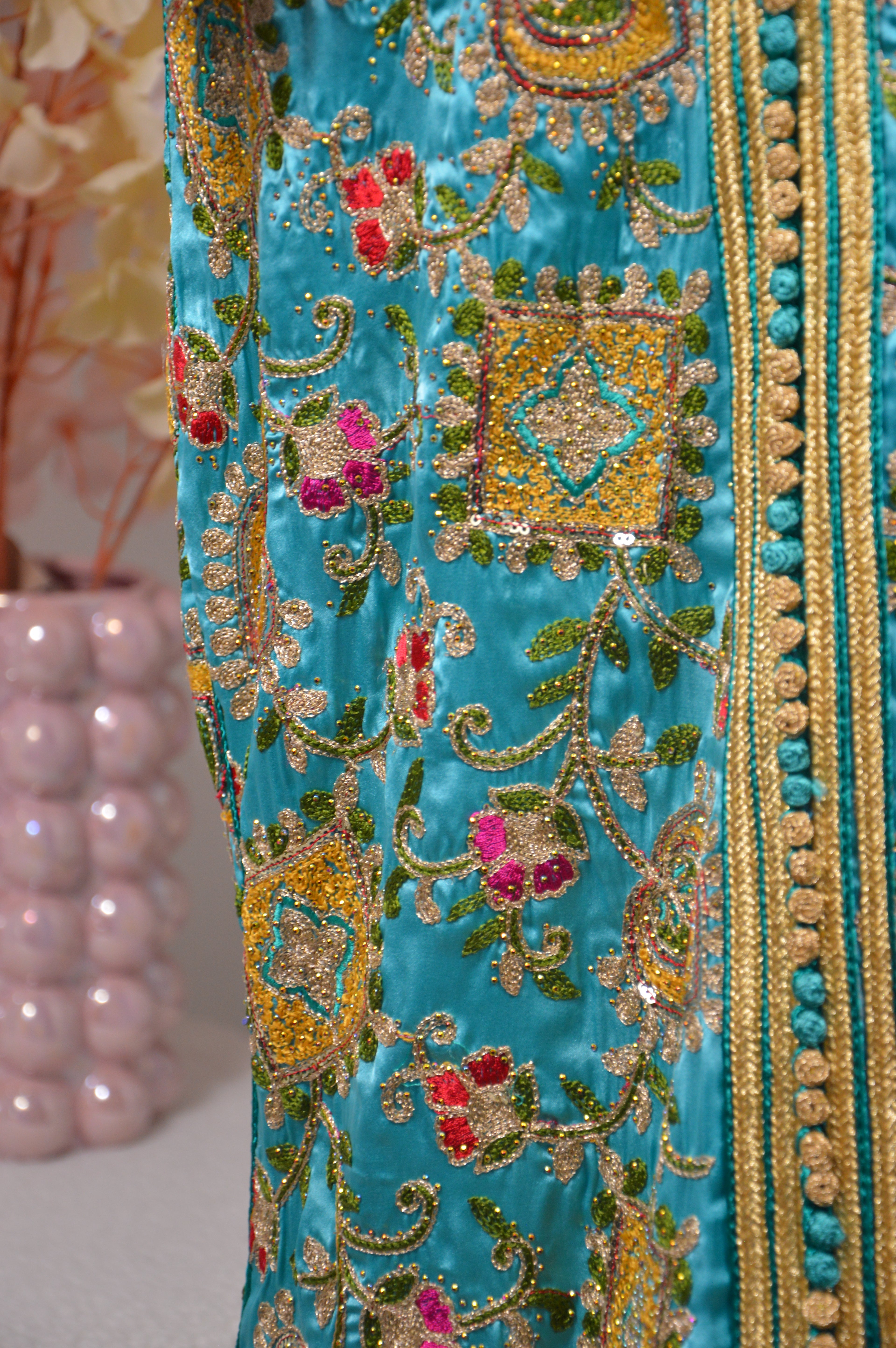 Caftan Sirène Sari Bleu Majestueux – ZEYNAYA Prestige