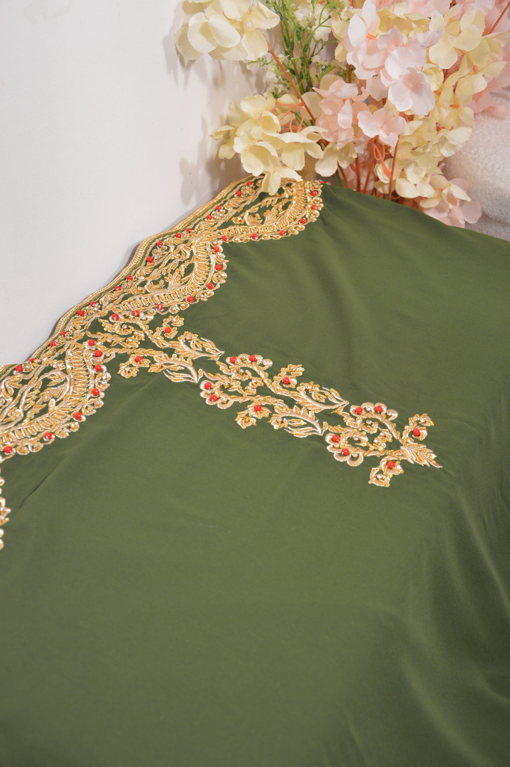 Caftan Mariée Vert Impérial avec Traîne et Broderies Luxueuses