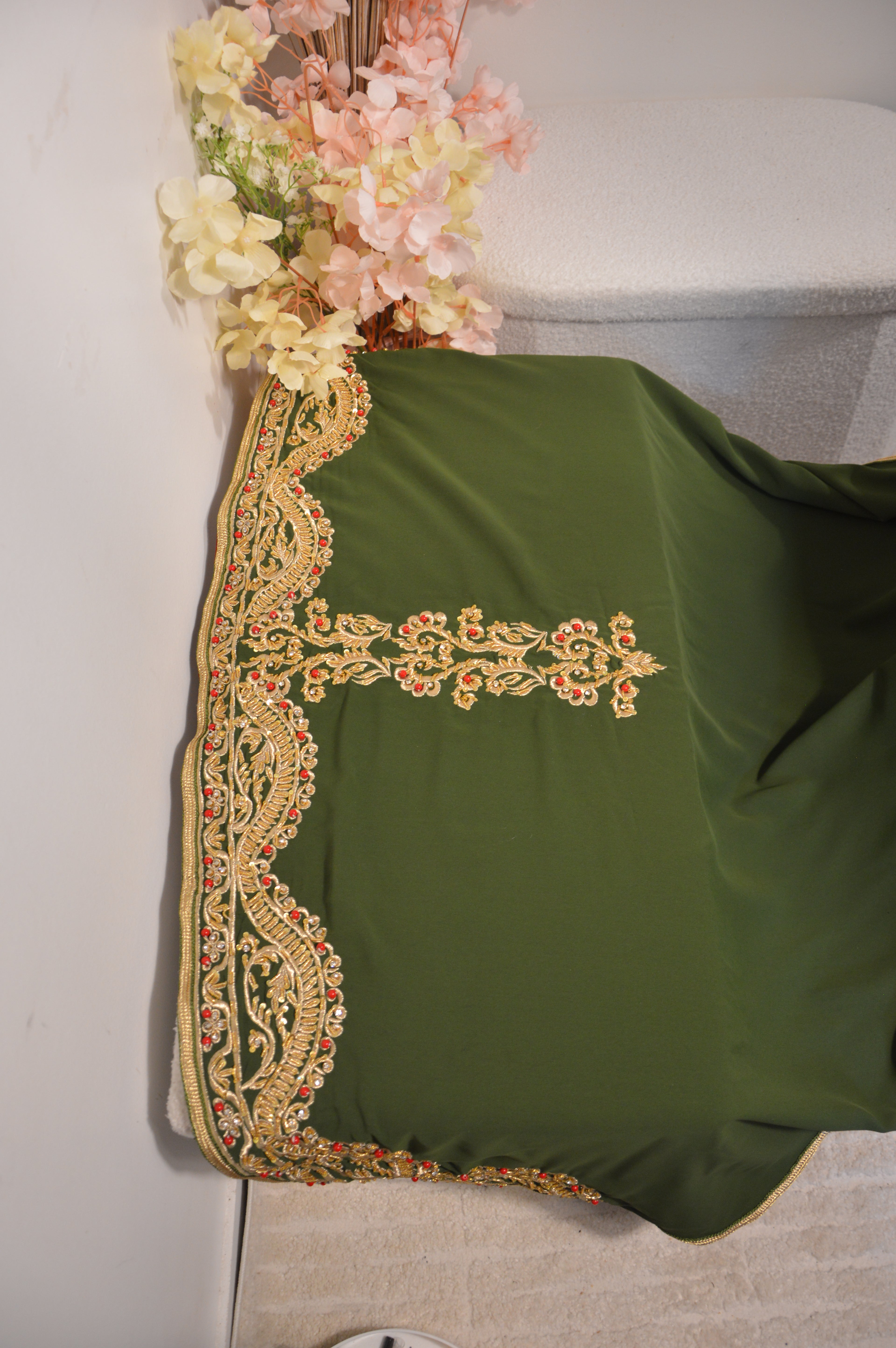 Caftan Mariée Vert Impérial avec Traîne et Broderies Luxueuses