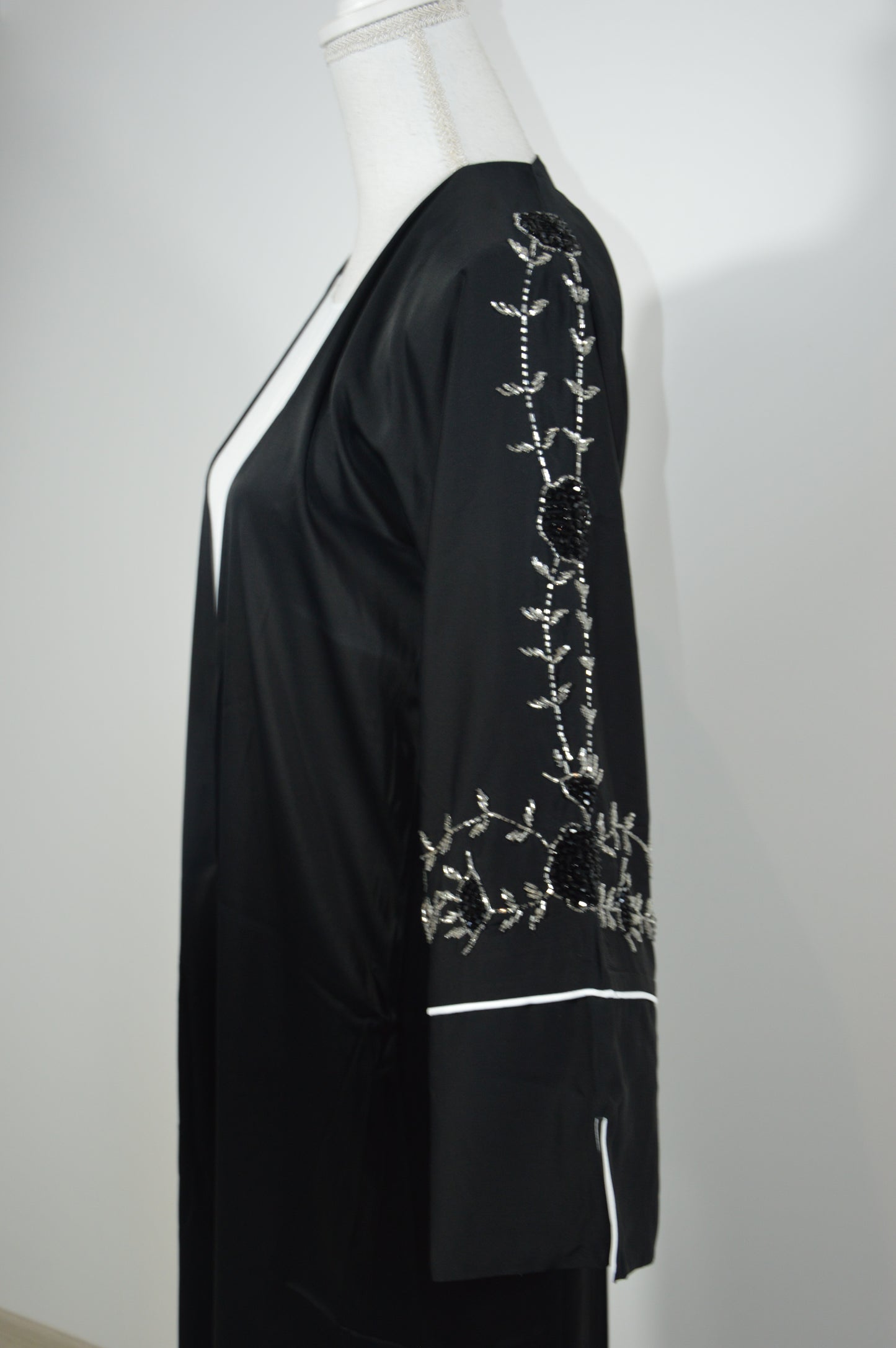 Abaya Kimono Perlé Noir 4 Pièces – Collection Dubaï