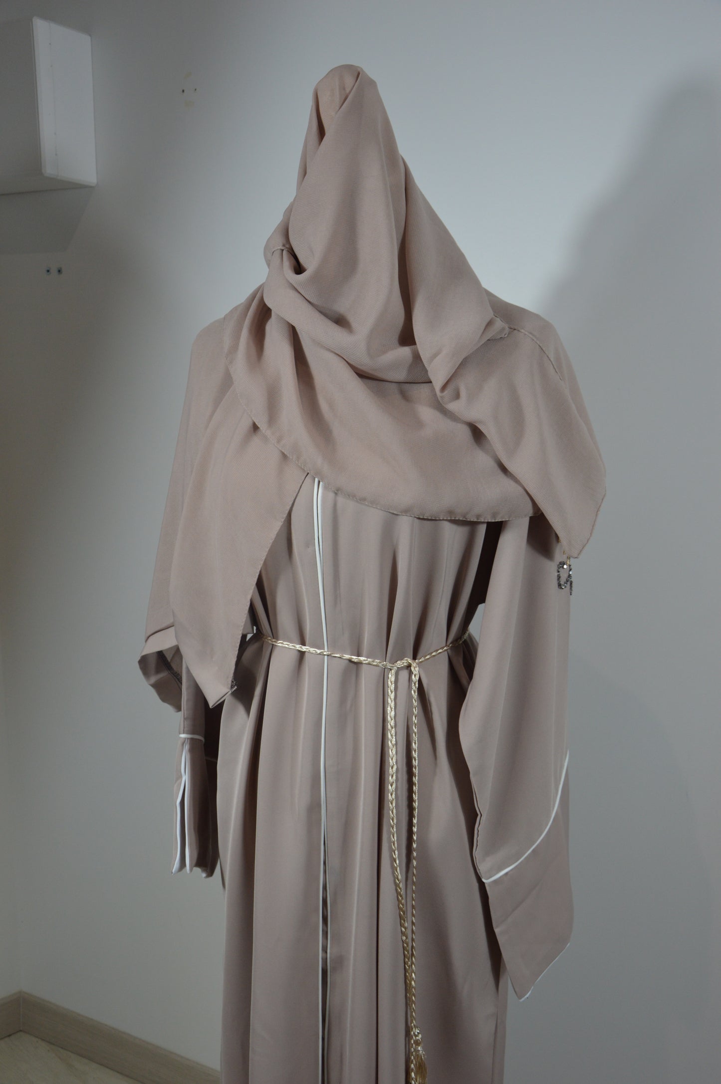 Abaya beige Perlé - collection Dubai