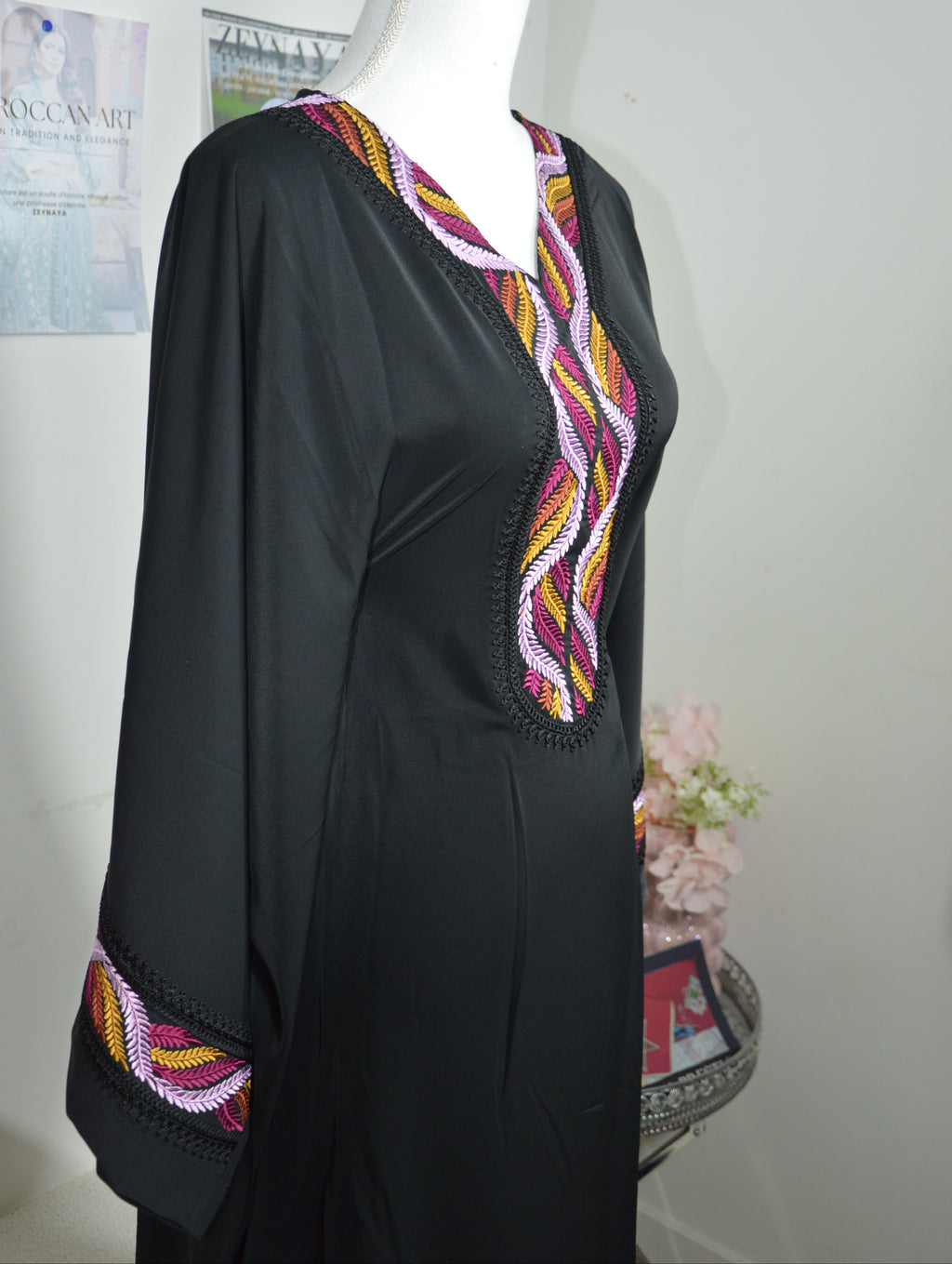 Gandoura farasha noir de cérémonie vue profil