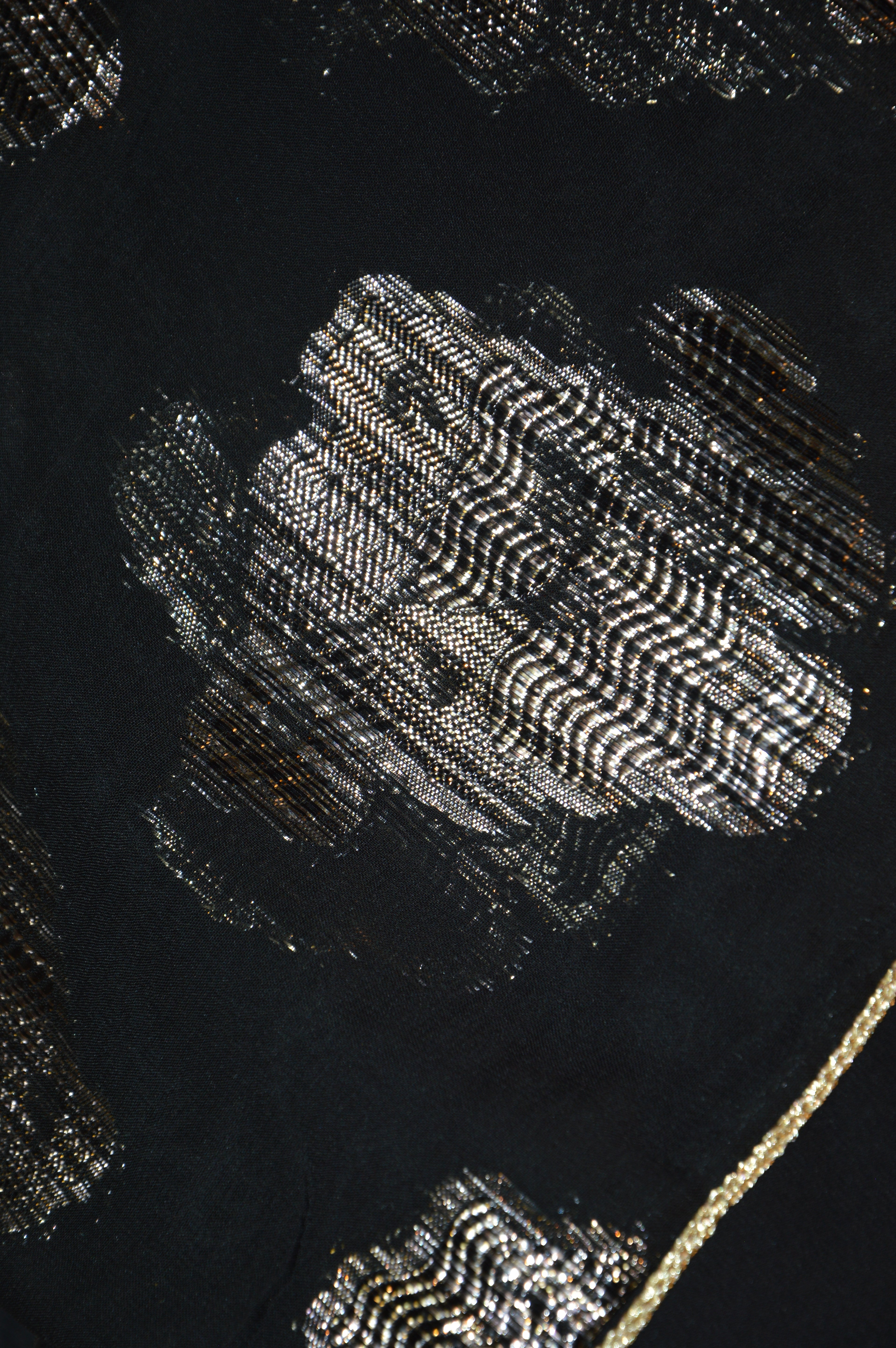 Gandoura noire brodée or – Manches métalliques