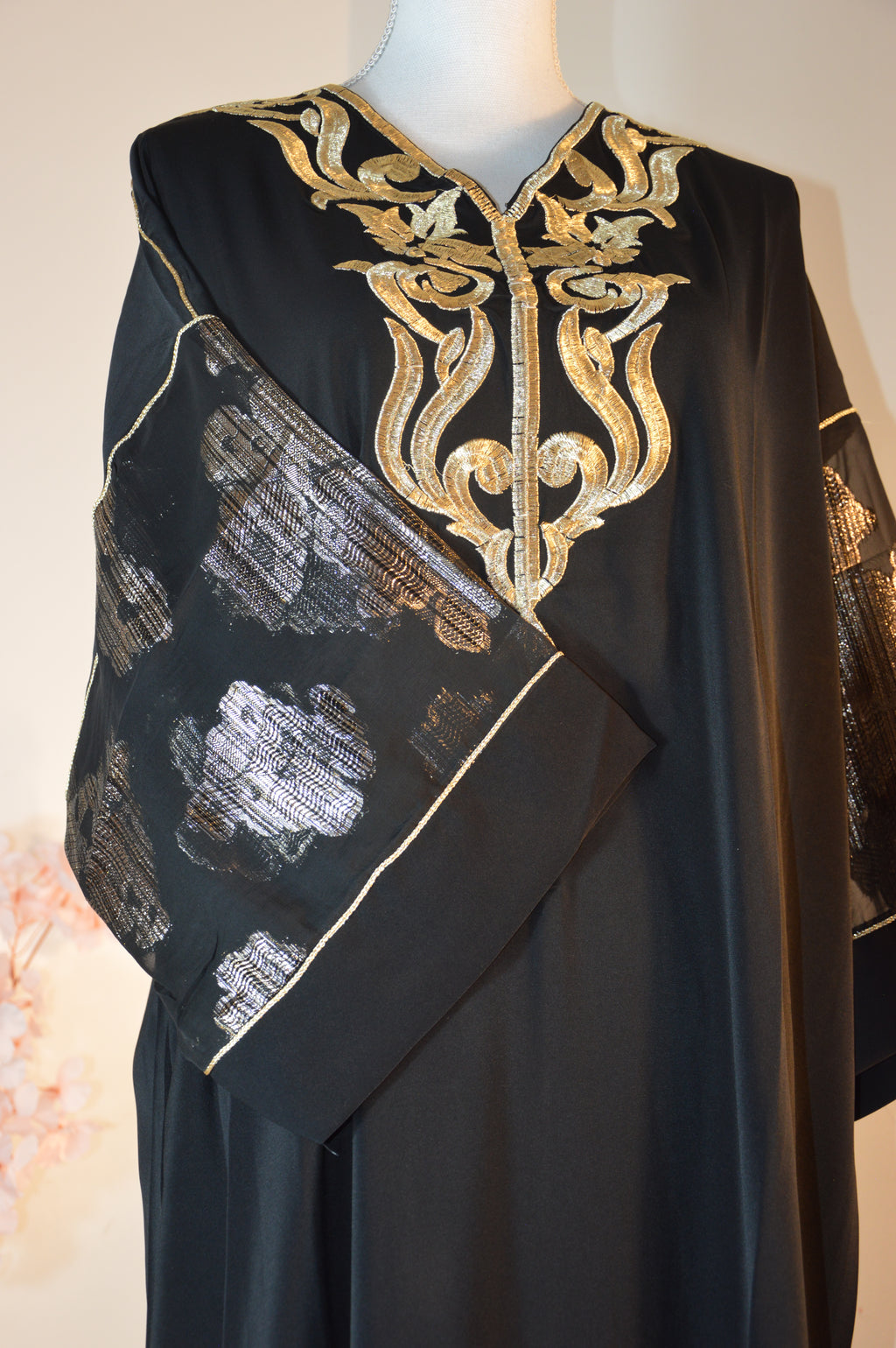 Gandoura noire brodée or – Manches métalliques